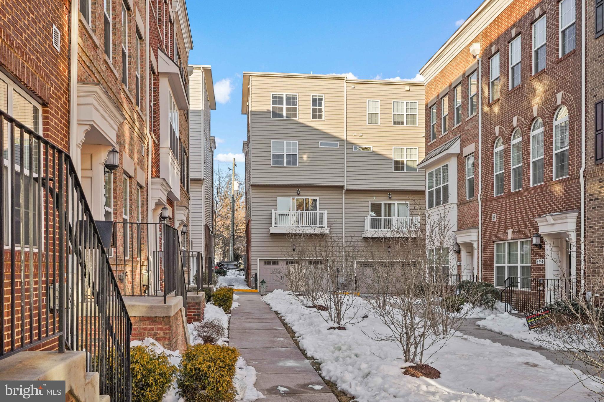 METROPOLITAN AT COLLEGE PARK - Residential