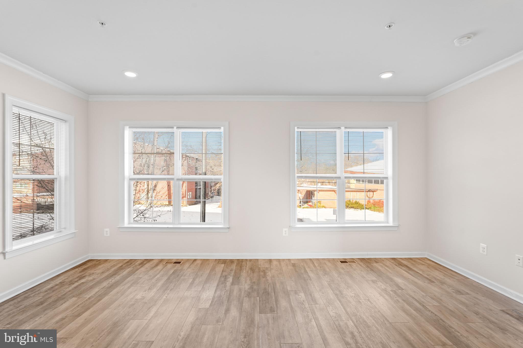 METROPOLITAN AT COLLEGE PARK - Residential