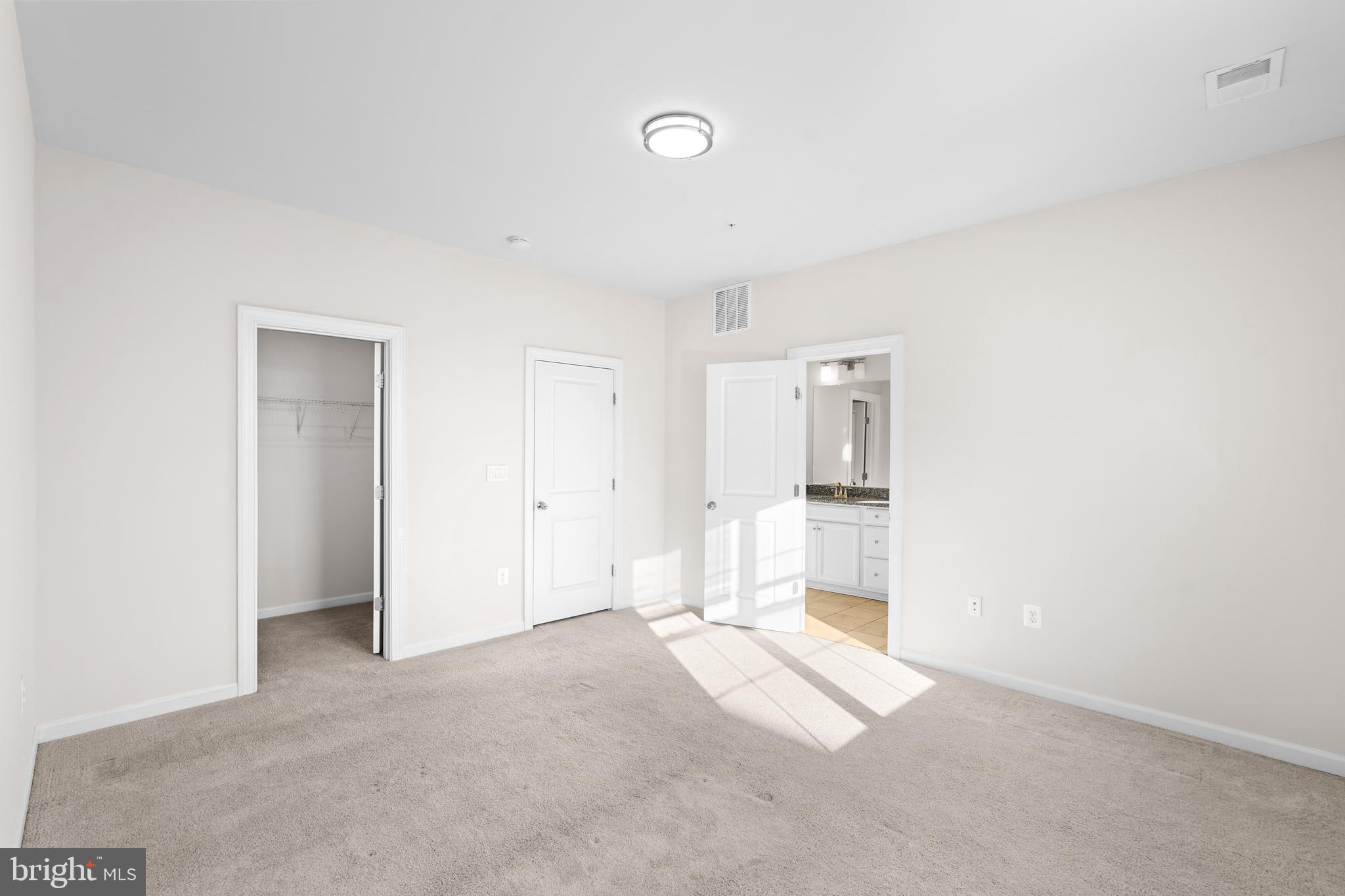 METROPOLITAN AT COLLEGE PARK - Residential