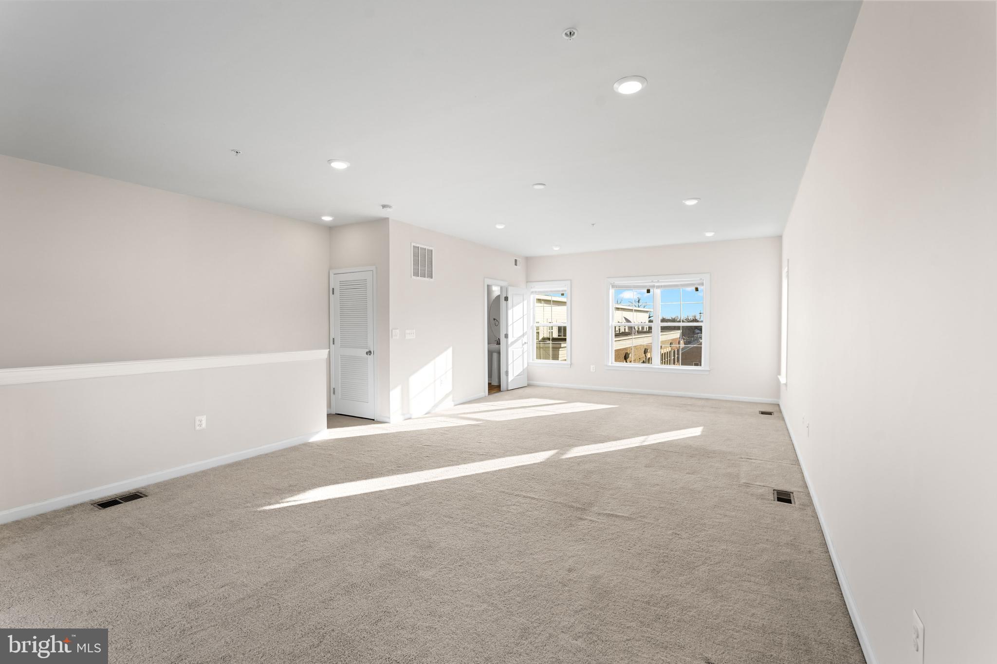 METROPOLITAN AT COLLEGE PARK - Residential