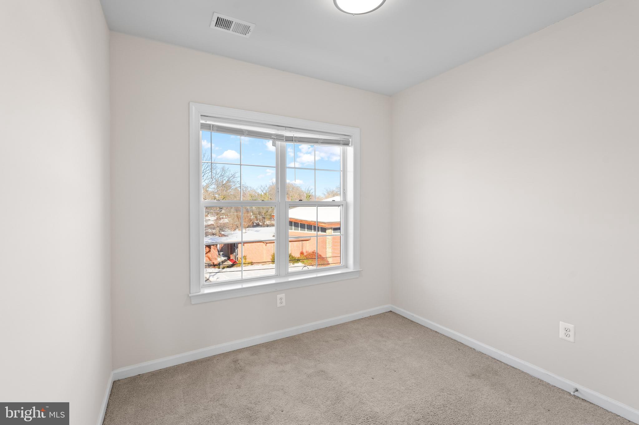 METROPOLITAN AT COLLEGE PARK - Residential