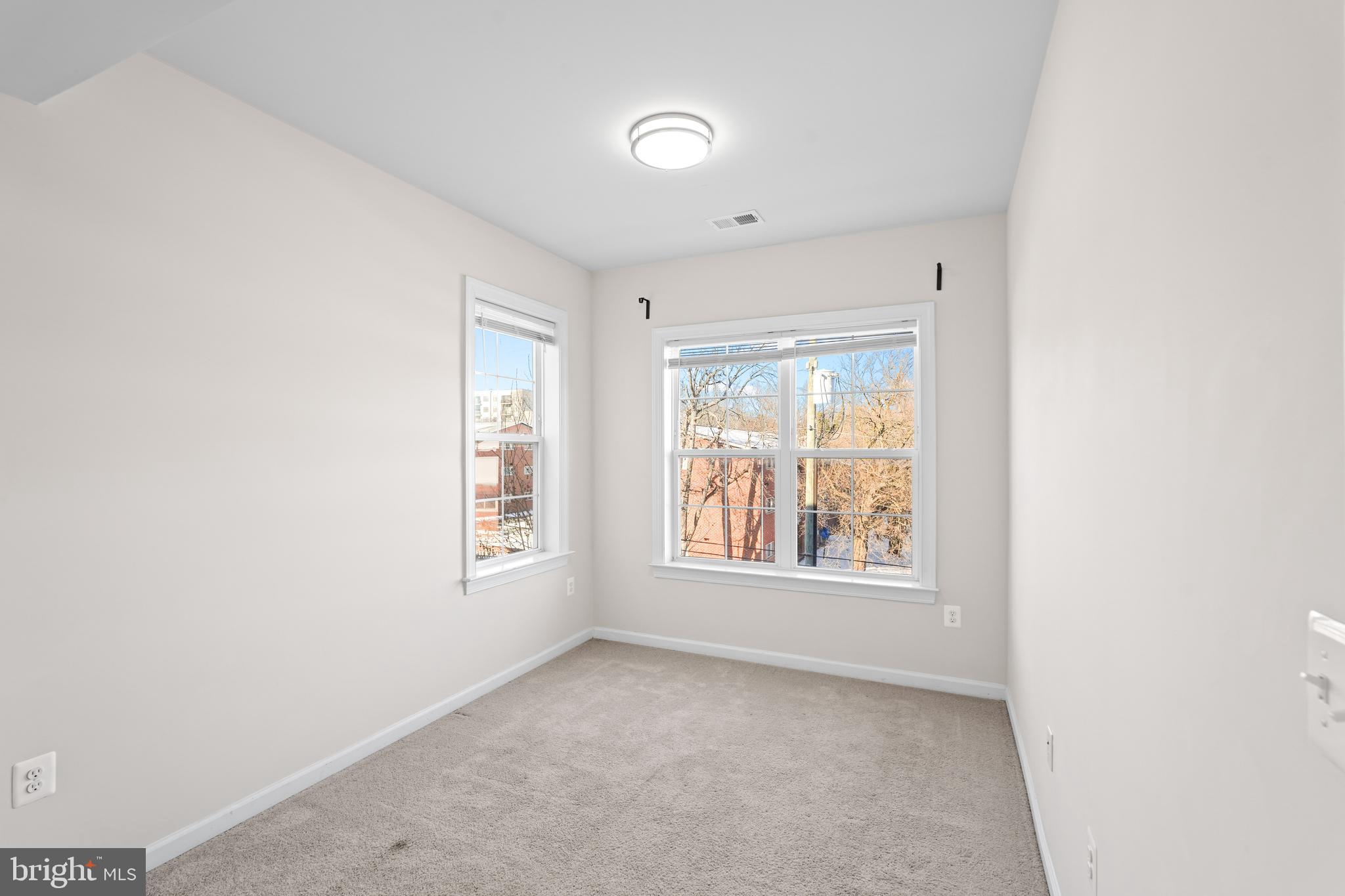 METROPOLITAN AT COLLEGE PARK - Residential