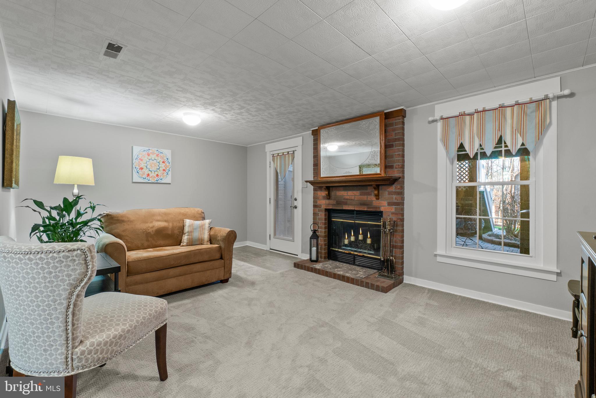 VILLAGE OF THOMAS RUN - Residential