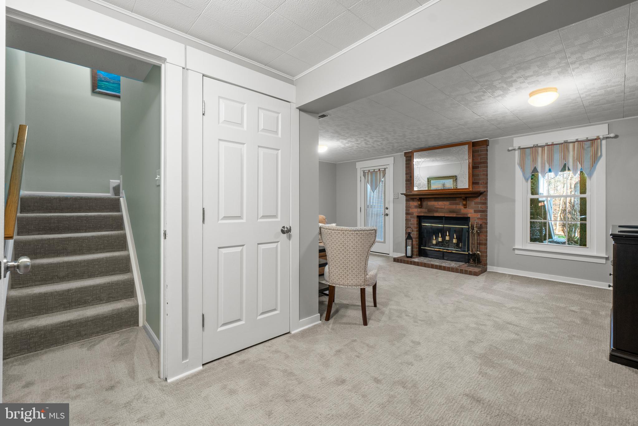 VILLAGE OF THOMAS RUN - Residential