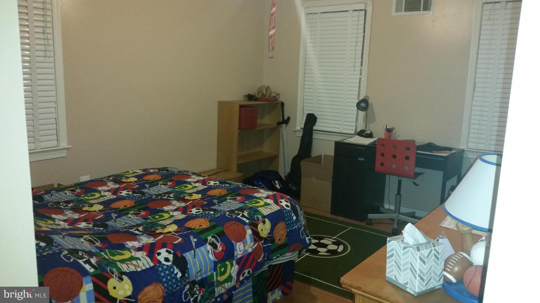 LONGFELLOW - Residential Lease