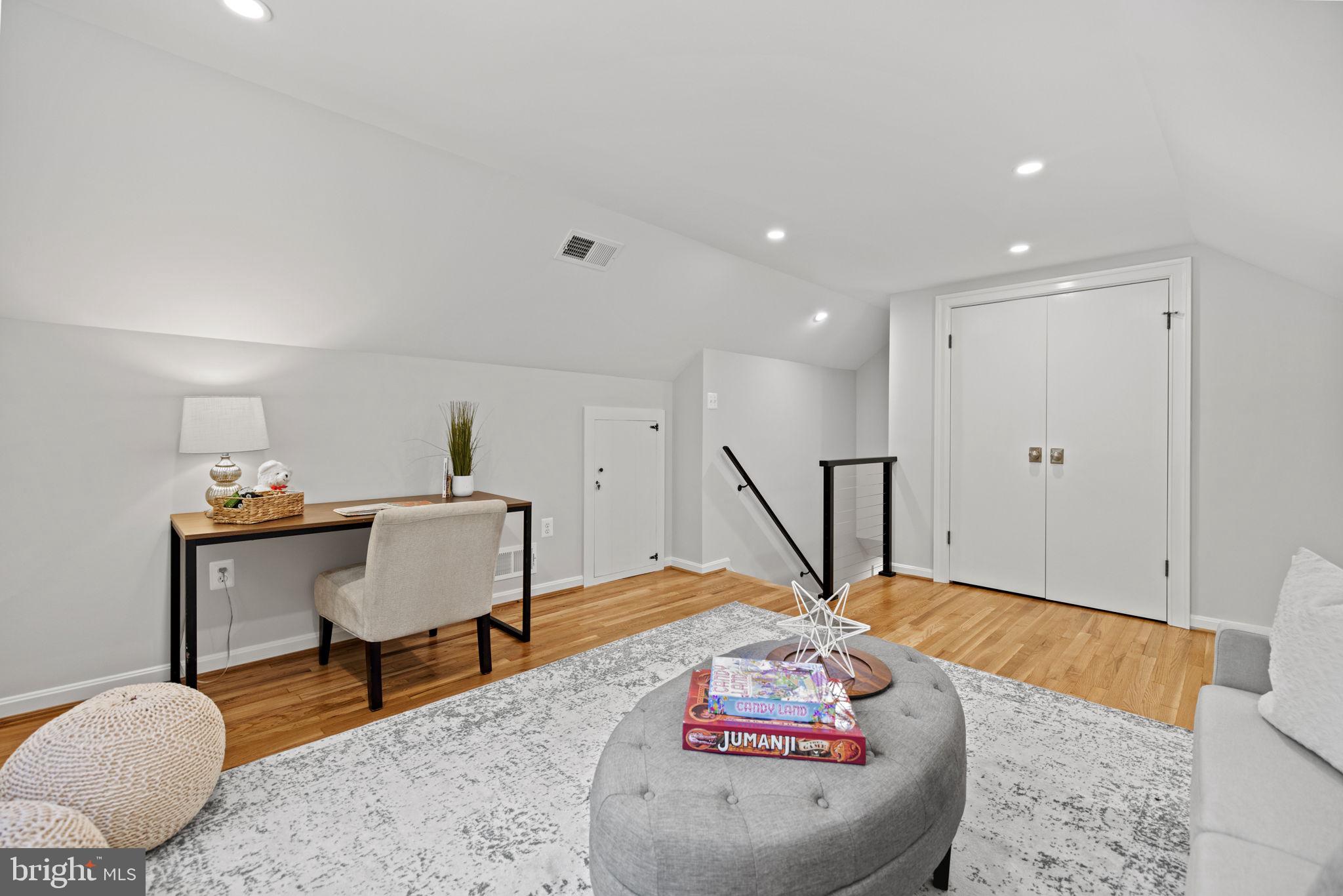 COLLEGE GARDENS - Residential