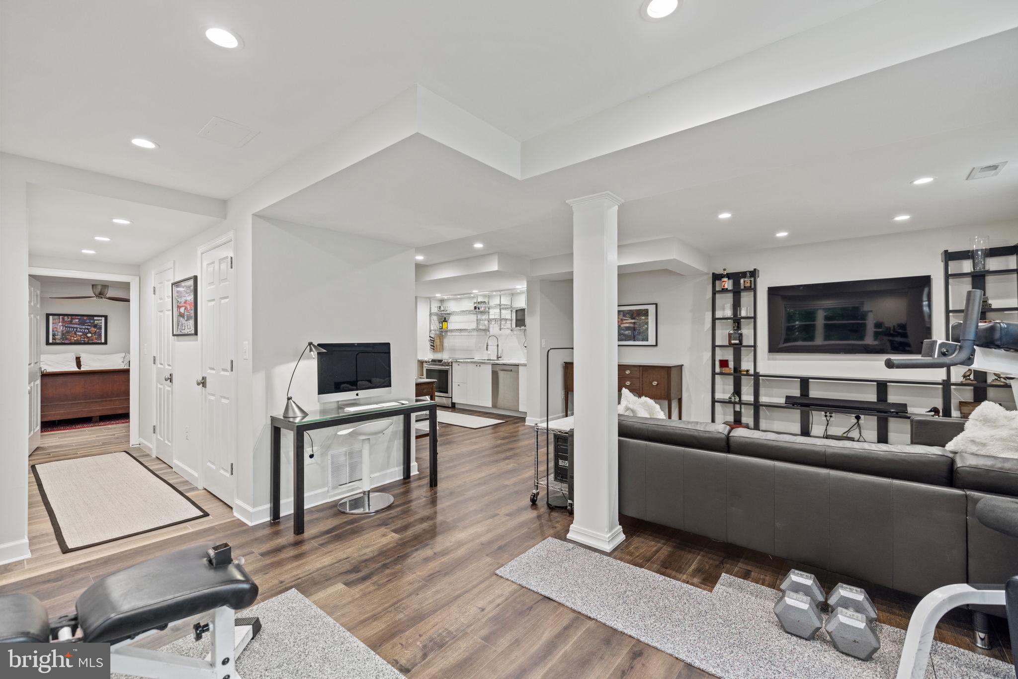 COLLEGE GARDENS - Residential