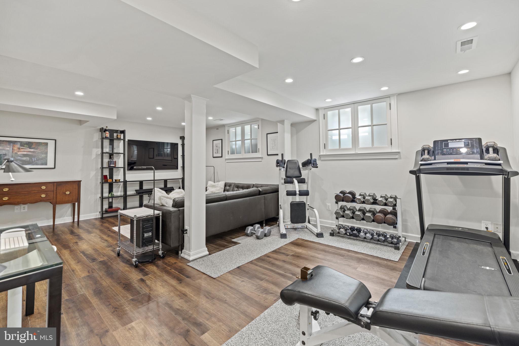 COLLEGE GARDENS - Residential