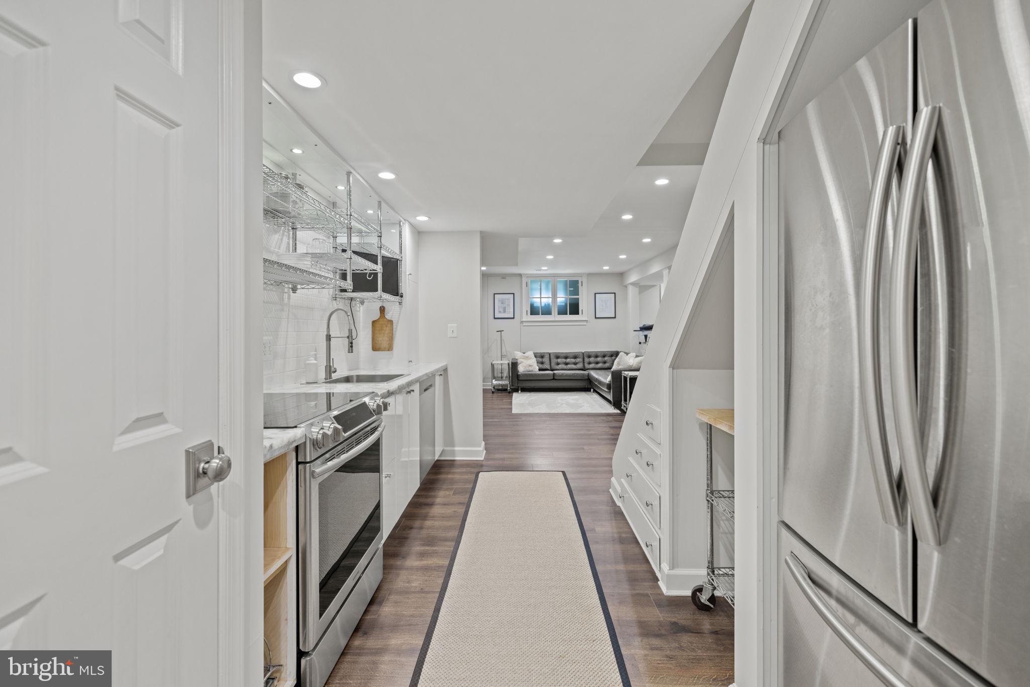 COLLEGE GARDENS - Residential