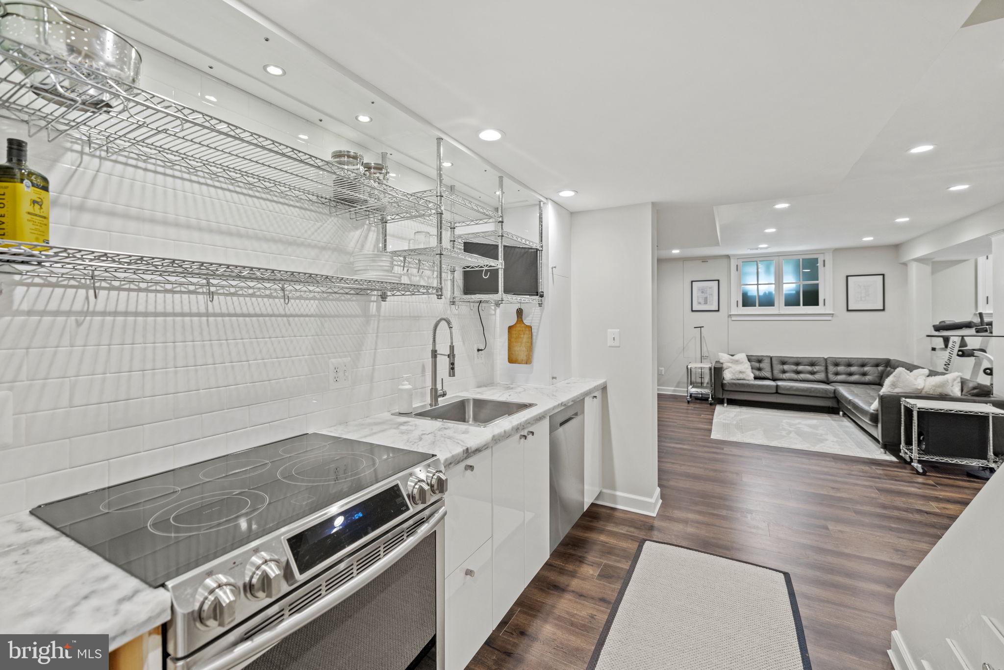 COLLEGE GARDENS - Residential