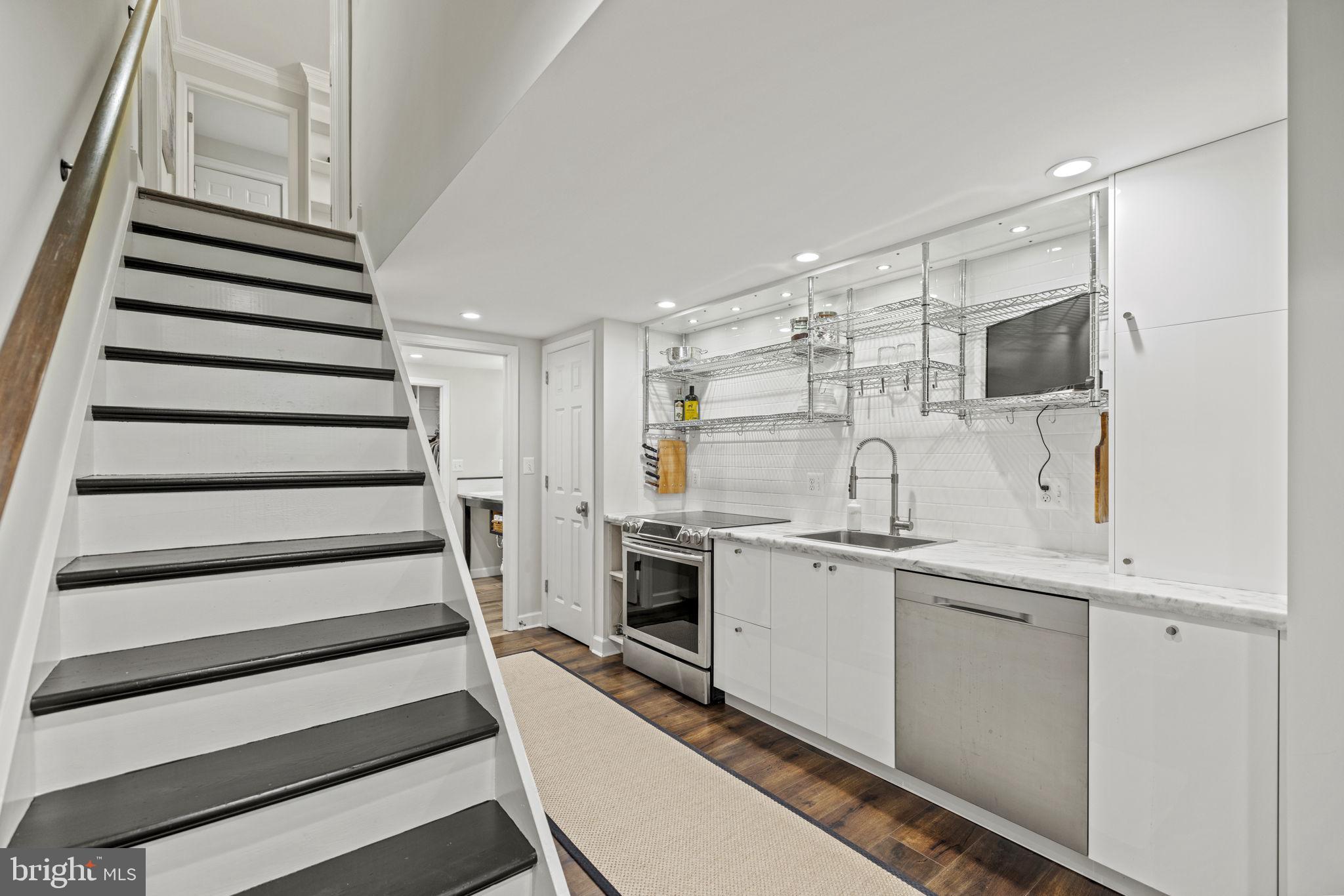 COLLEGE GARDENS - Residential