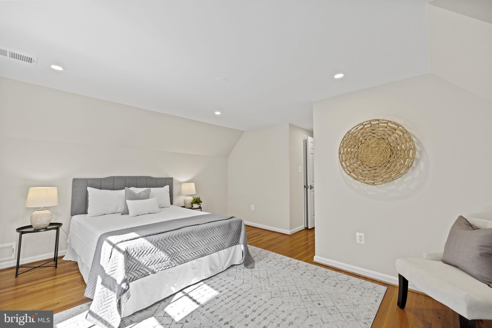 COLLEGE GARDENS - Residential