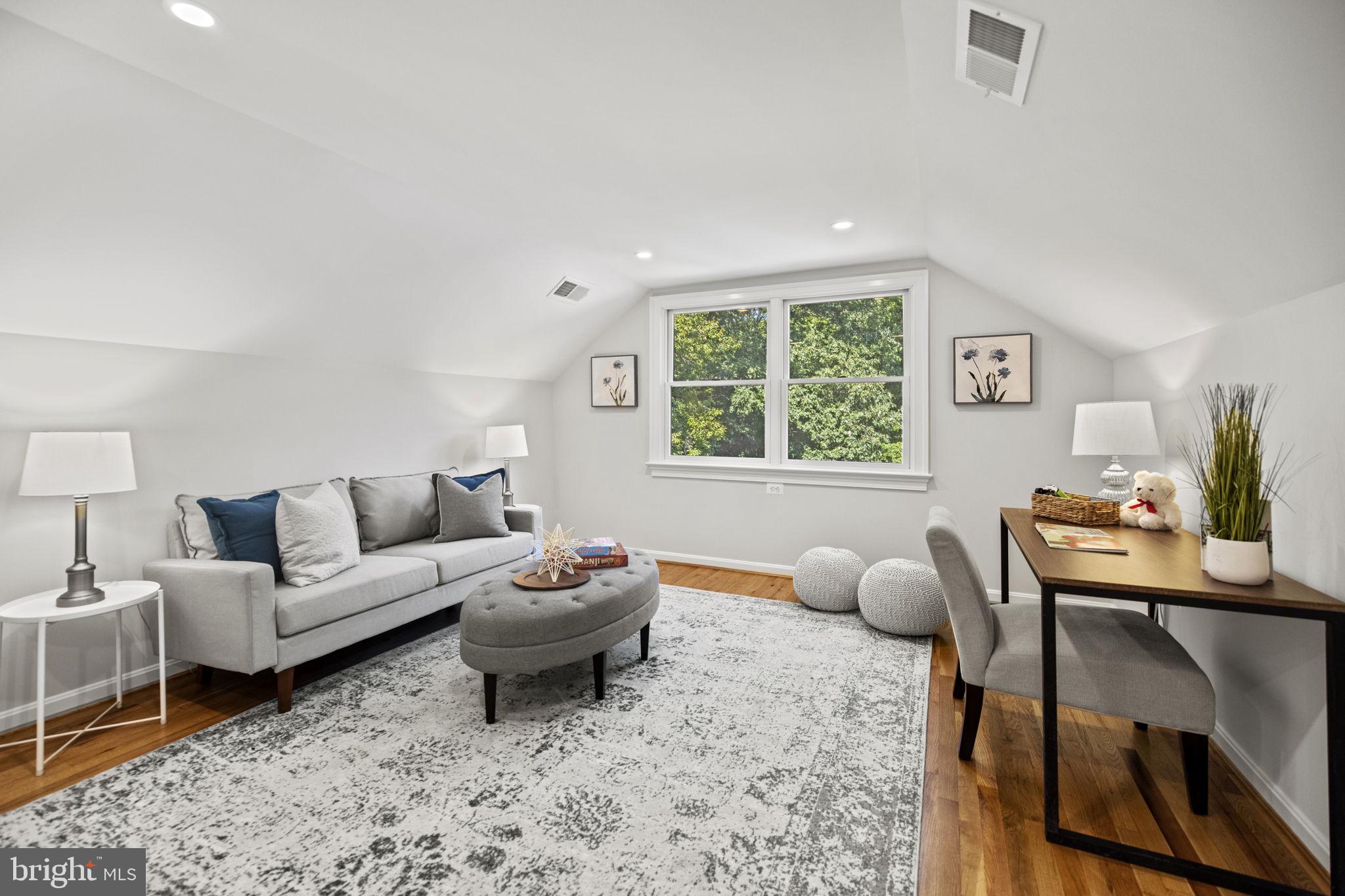 COLLEGE GARDENS - Residential