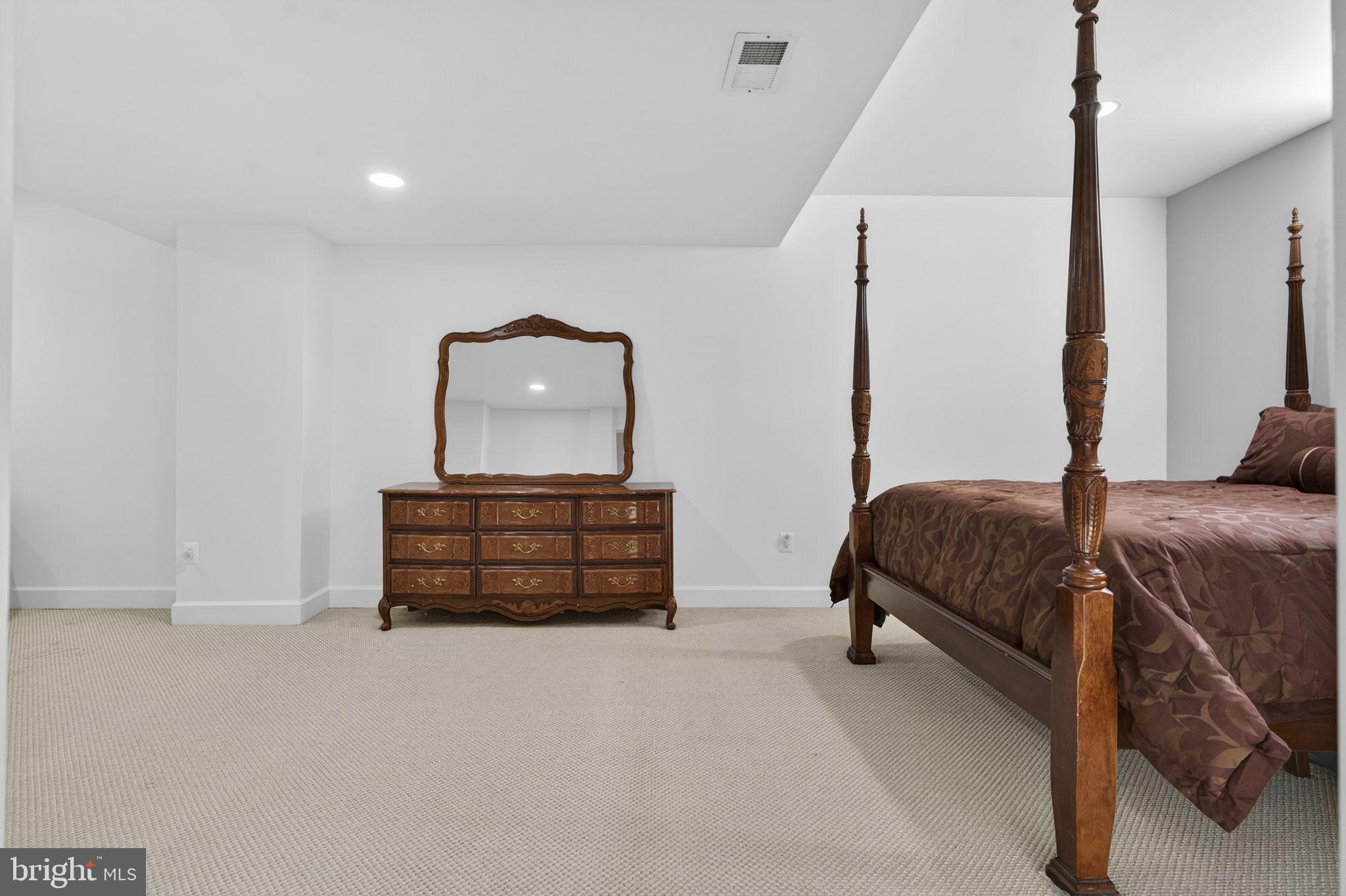 PIEDMONT - Residential