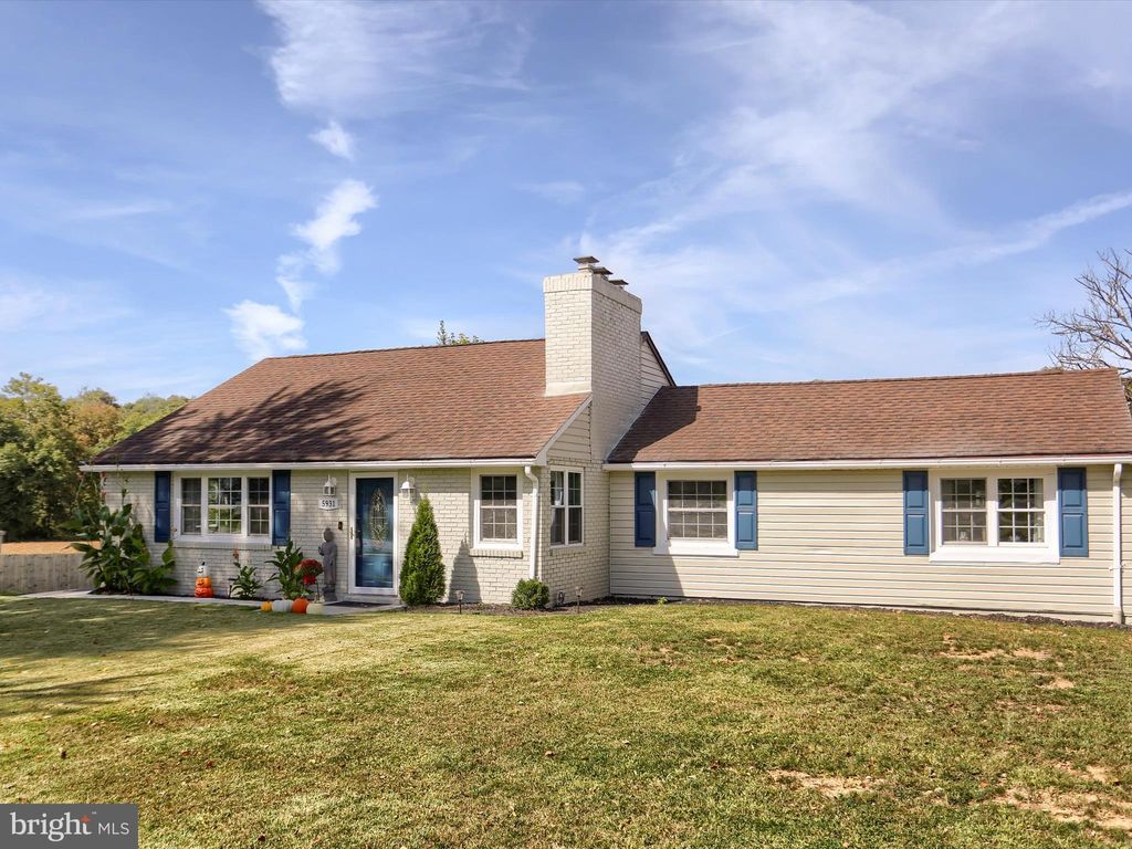 Photo of 5931 York Road, SPRING GROVE, PA 17362 (MLS # PAYK2091232)