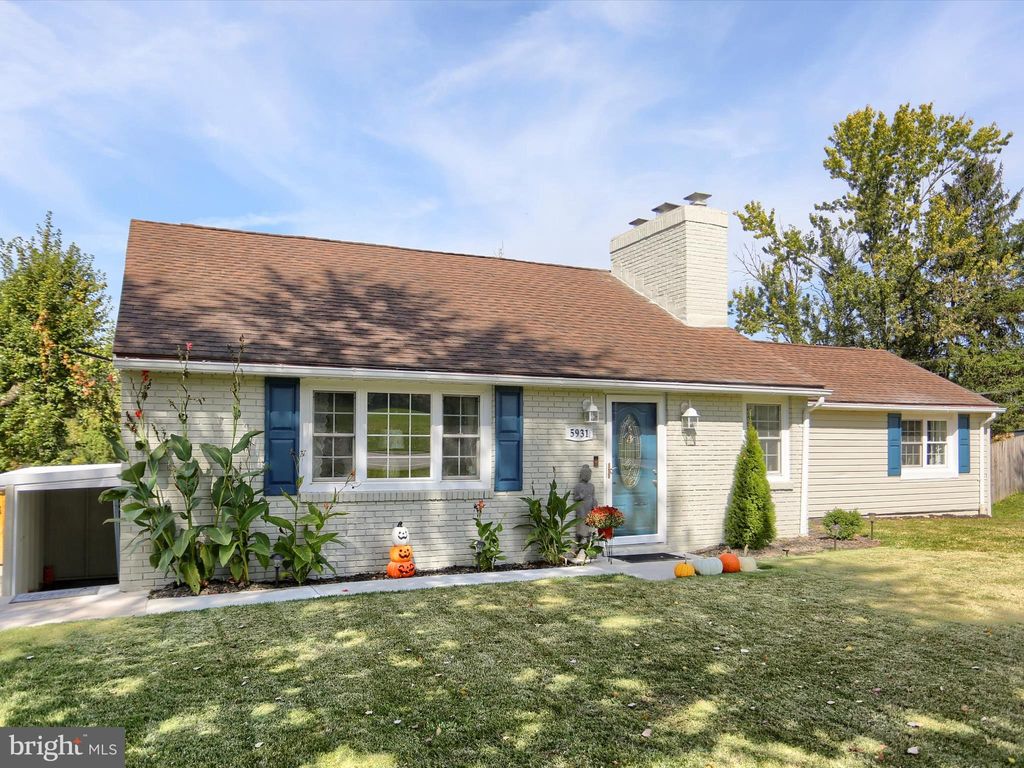 Photo of 5931 York Road, SPRING GROVE, PA 17362 (MLS # PAYK2091232)