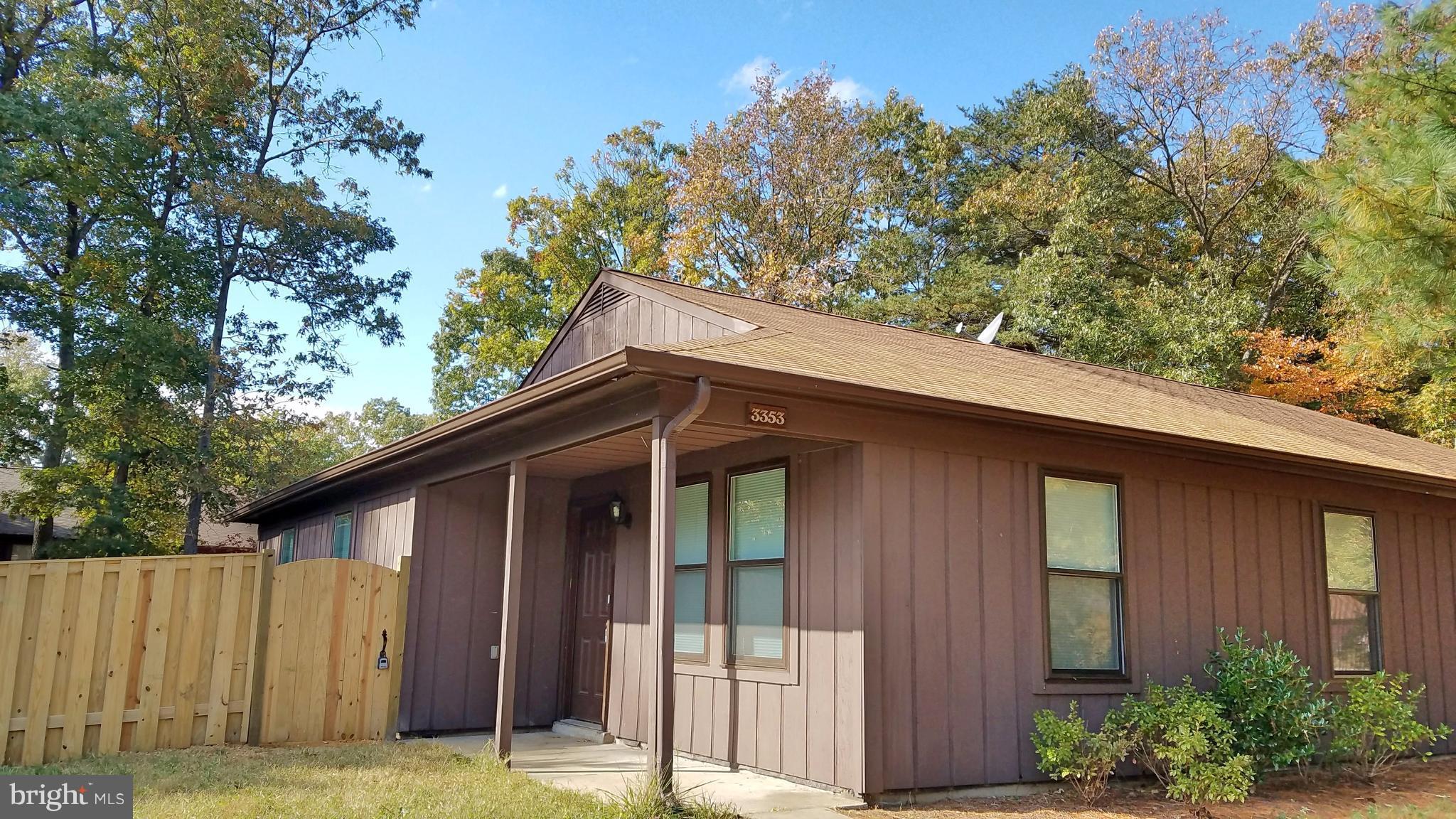 ST CHARLES SUB - HUNTINGTON - Residential Lease