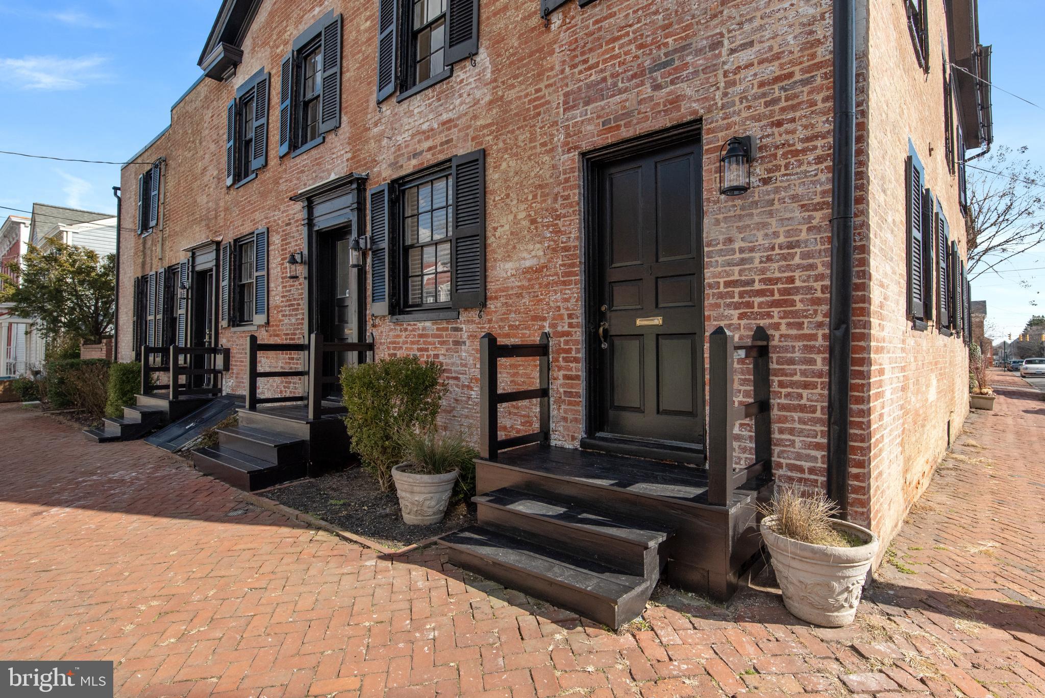 31 COLLEGE AVENUE