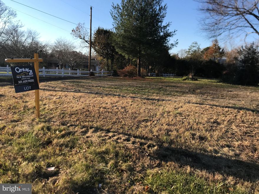 Have the freedom to build your dream house.  No HOA.  Beautiful, level, cleared building  lot.  Backs to woods with rustic, structurally  sound  barn on the property.   Circular driveway.  Conveniently located in La Plata.