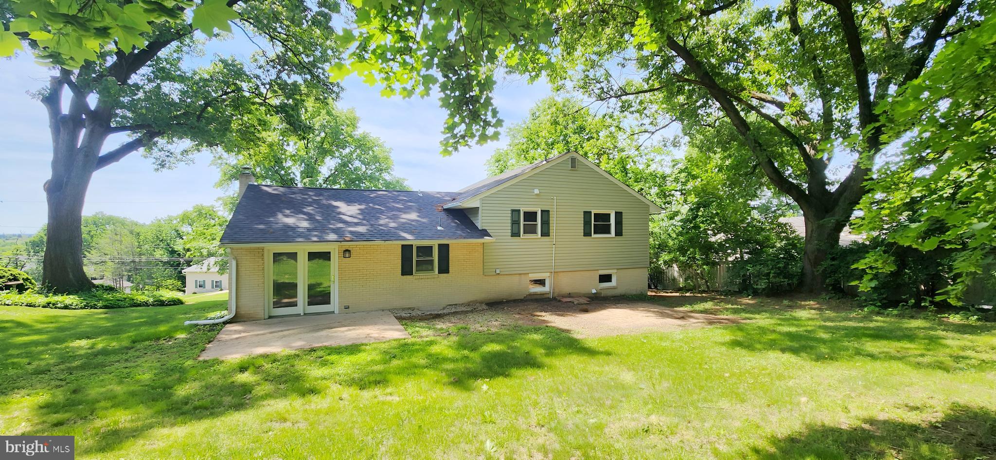 CHESTNUT HILLS - Residential