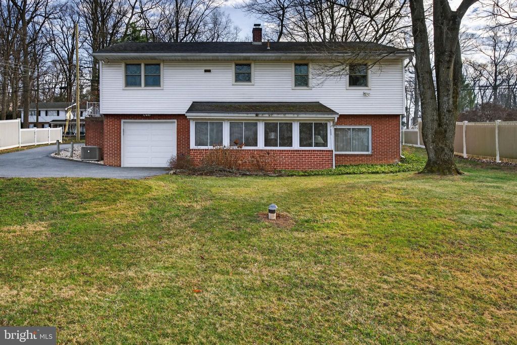 Photo of 960 Nissley Road, LANCASTER, PA 17601 (MLS # PALA2081126)