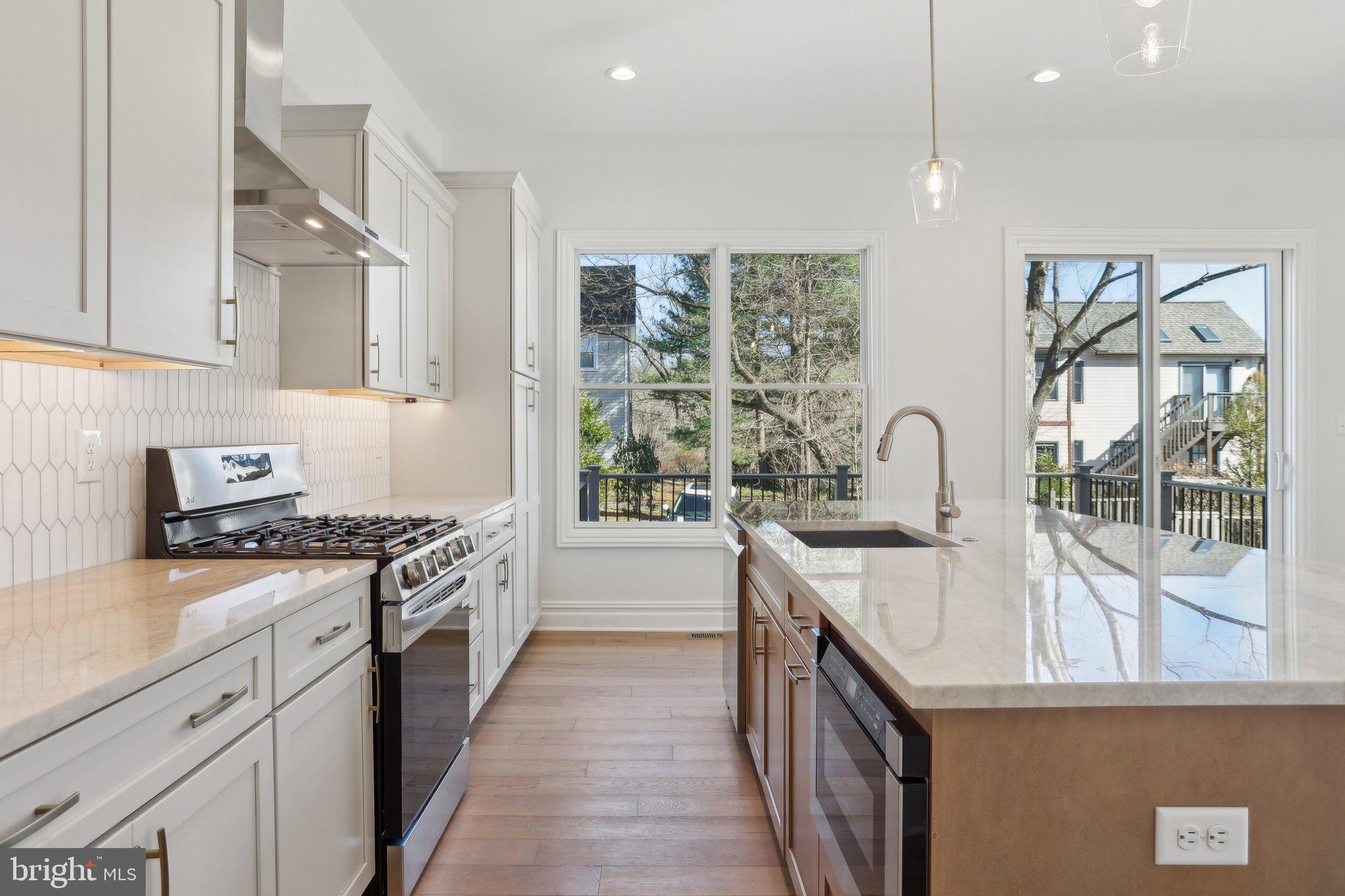 ORANGE STREET WALK - Residential