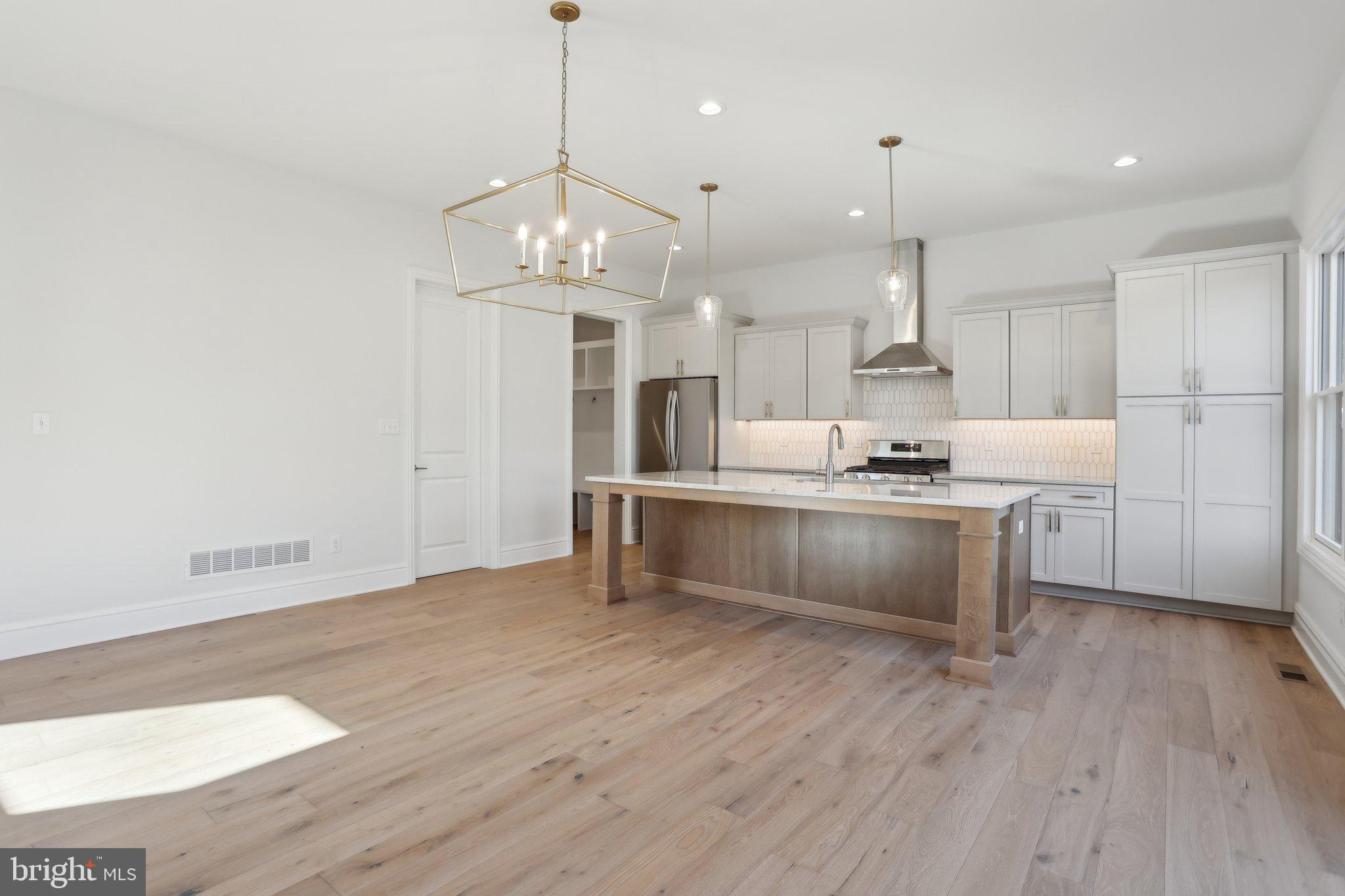 ORANGE STREET WALK - Residential