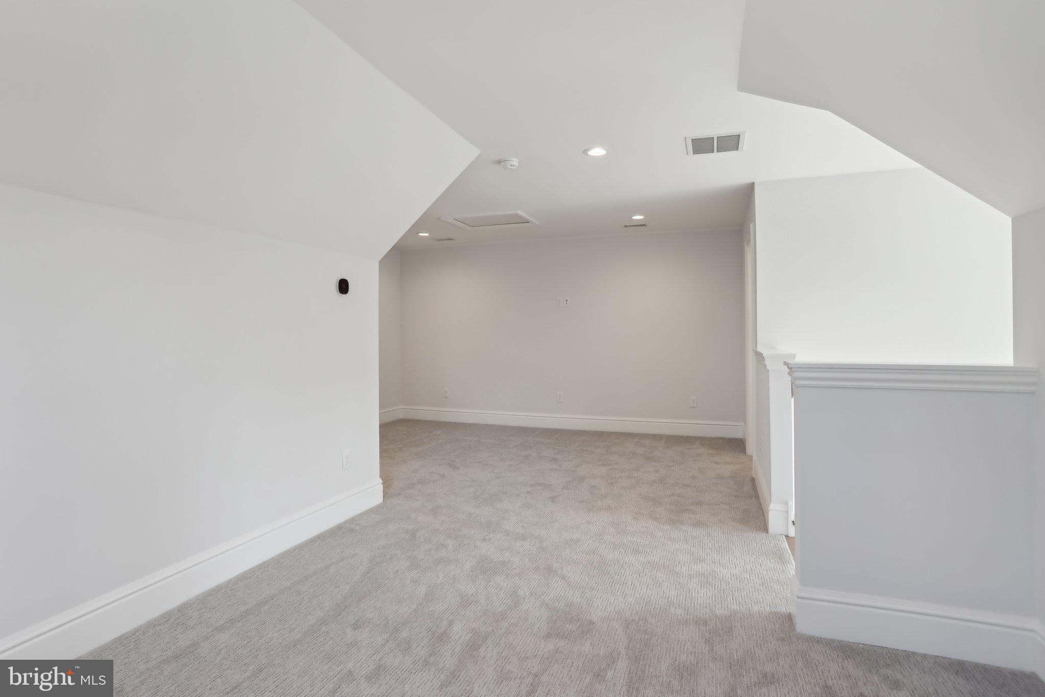 ORANGE STREET WALK - Residential