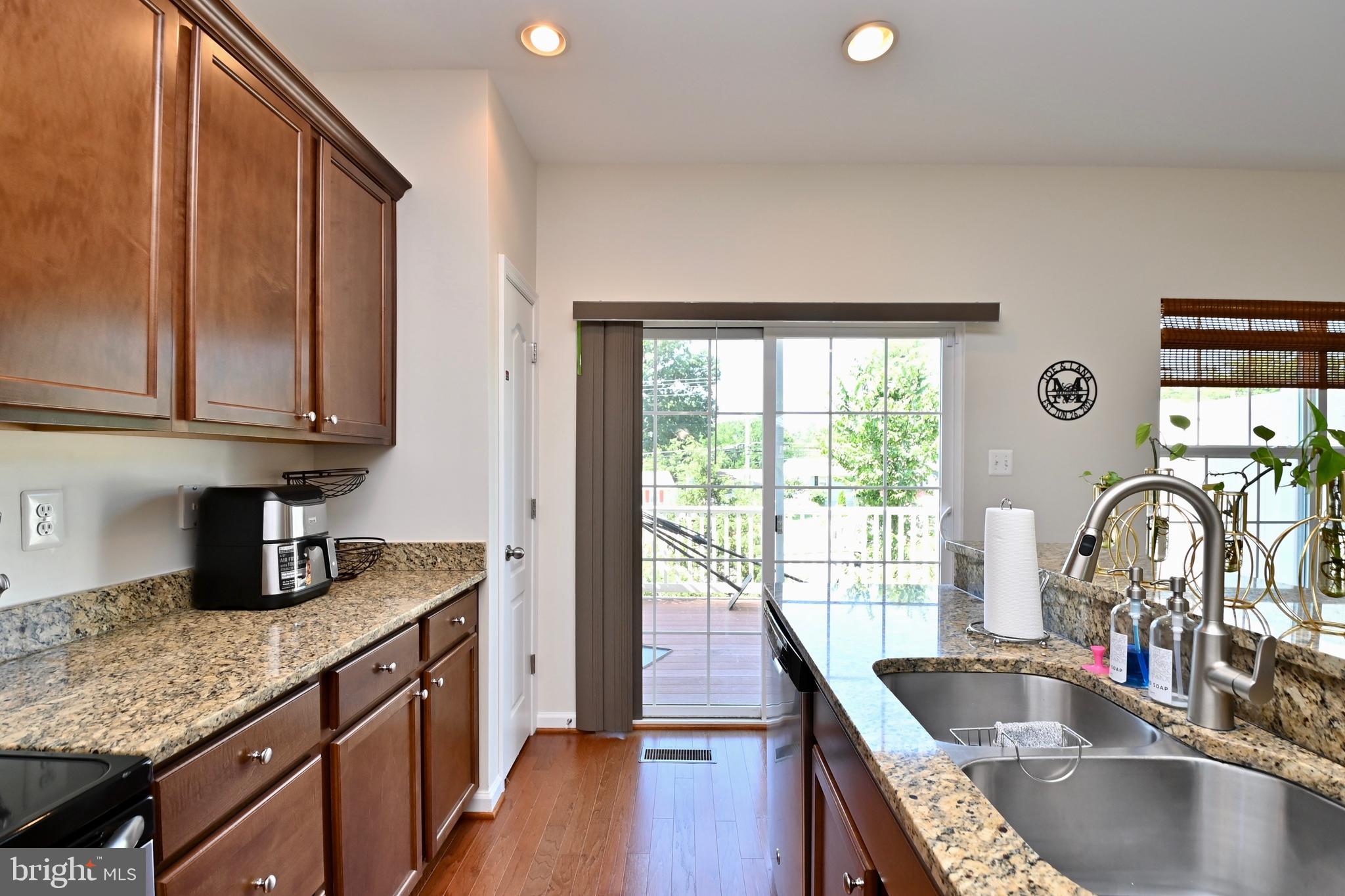 CHELSEA MANOR - Residential