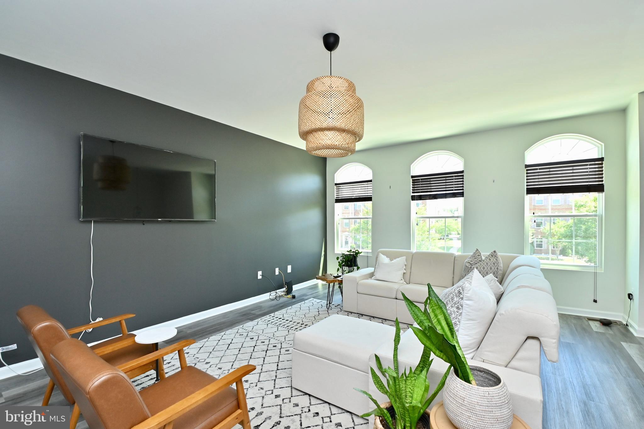 CHELSEA MANOR - Residential