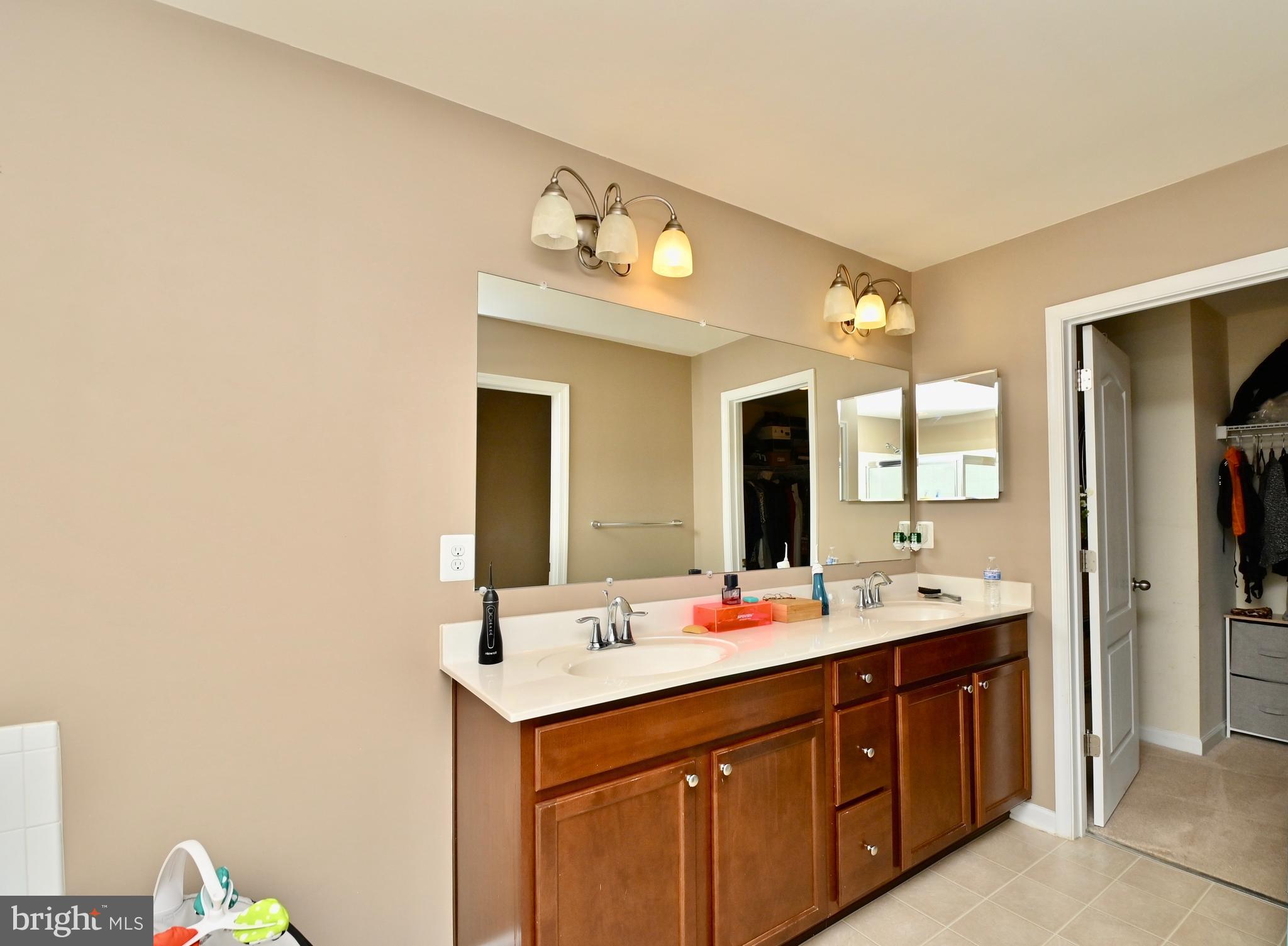 CHELSEA MANOR - Residential