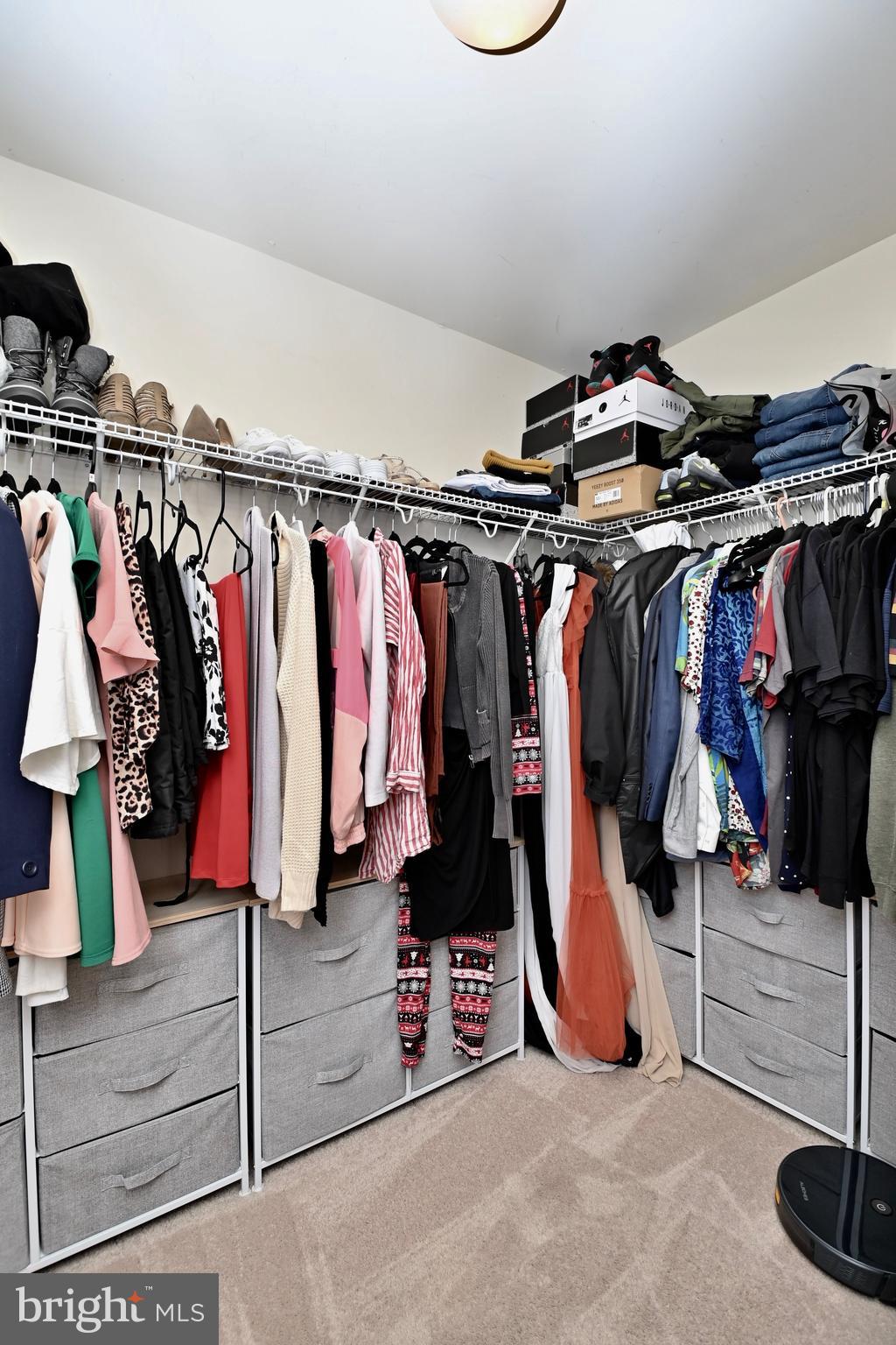 CHELSEA MANOR - Residential