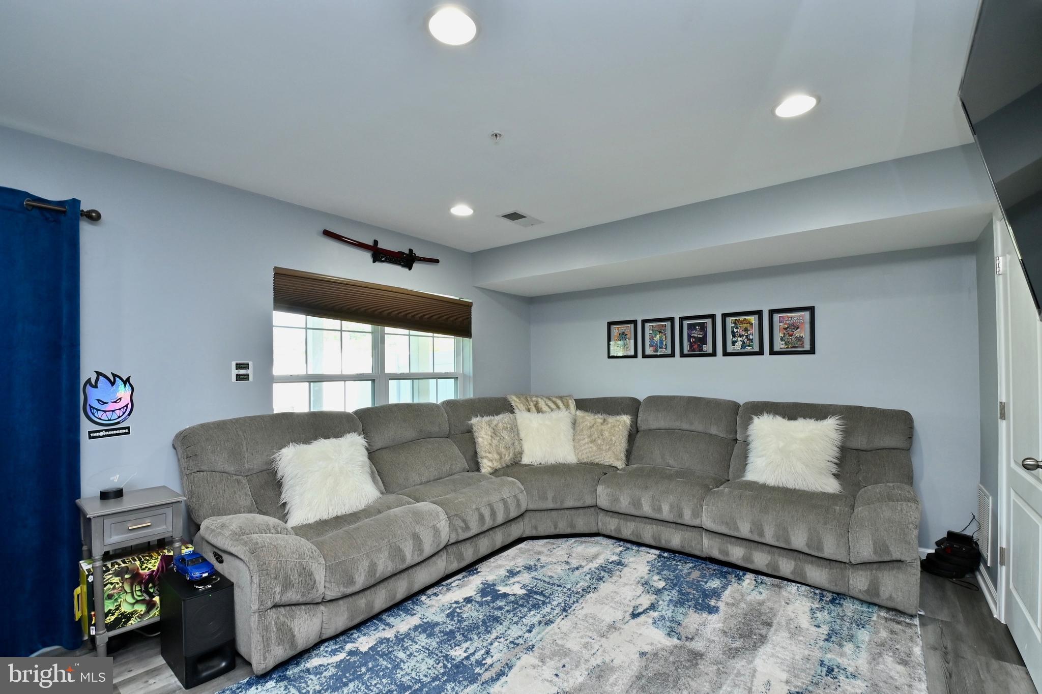 CHELSEA MANOR - Residential