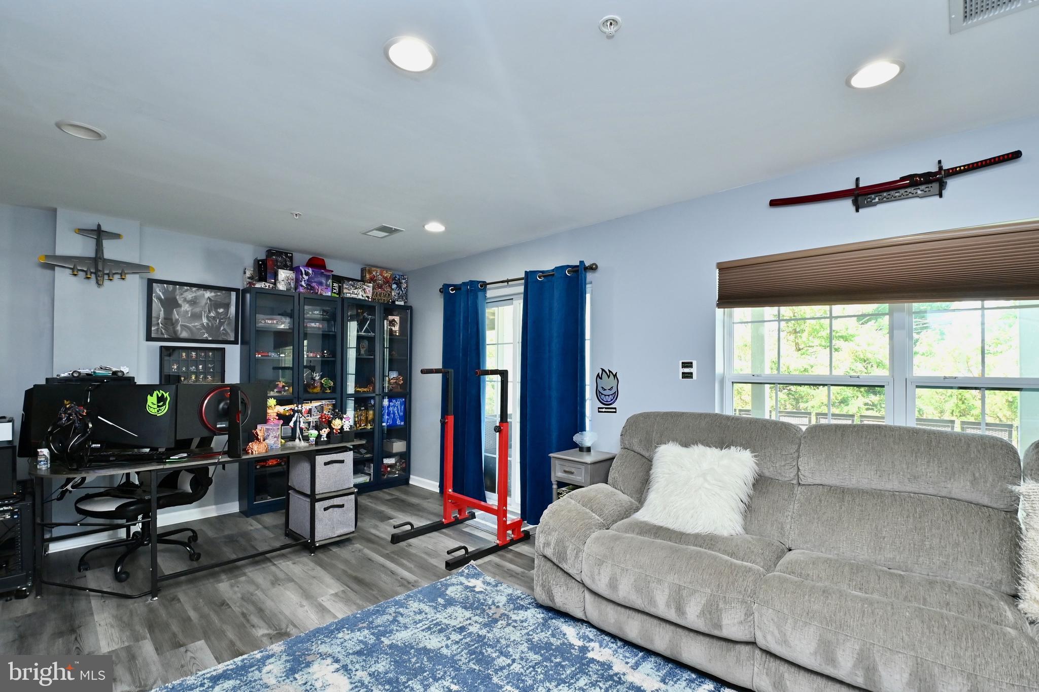 CHELSEA MANOR - Residential