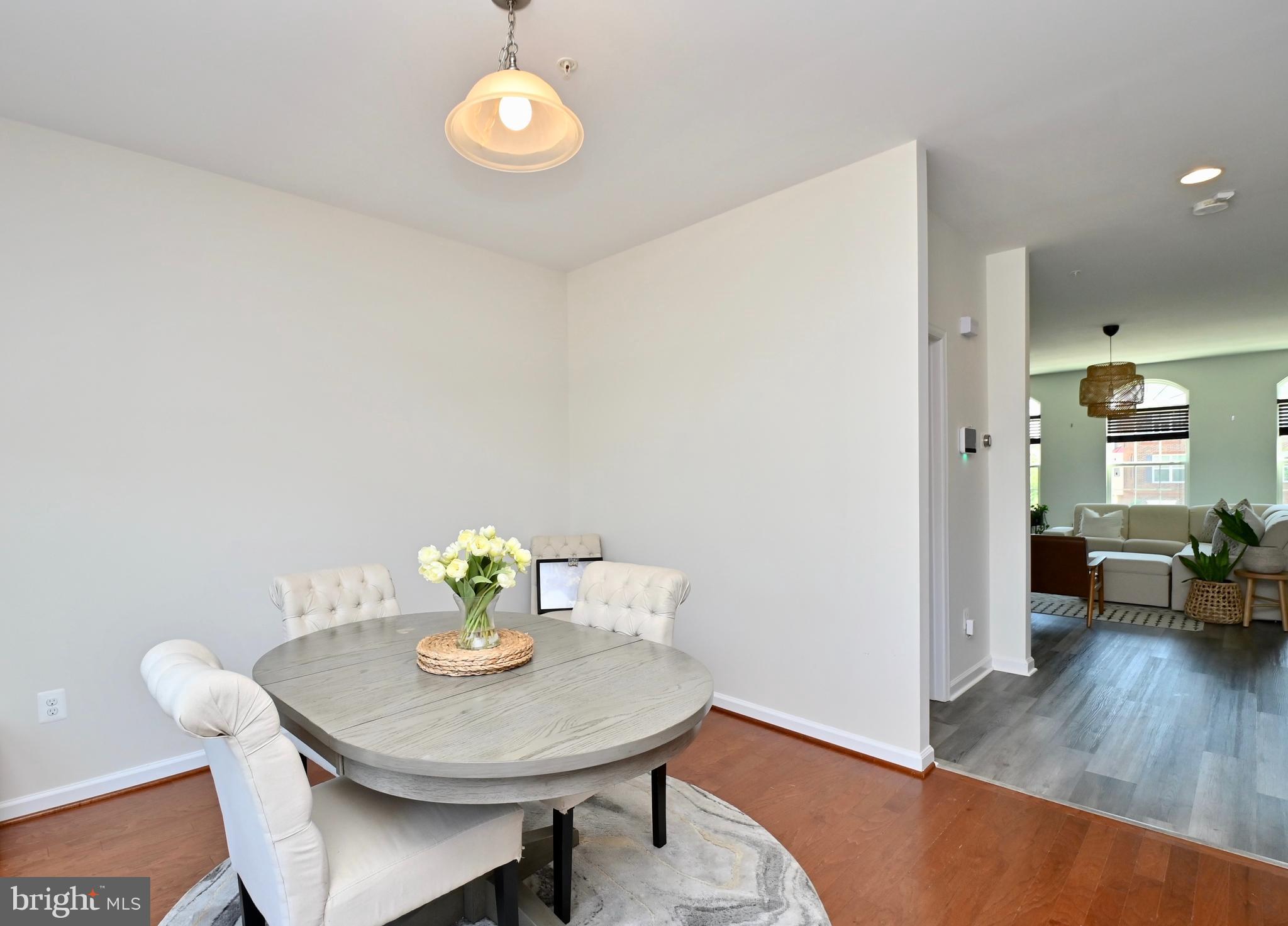 CHELSEA MANOR - Residential