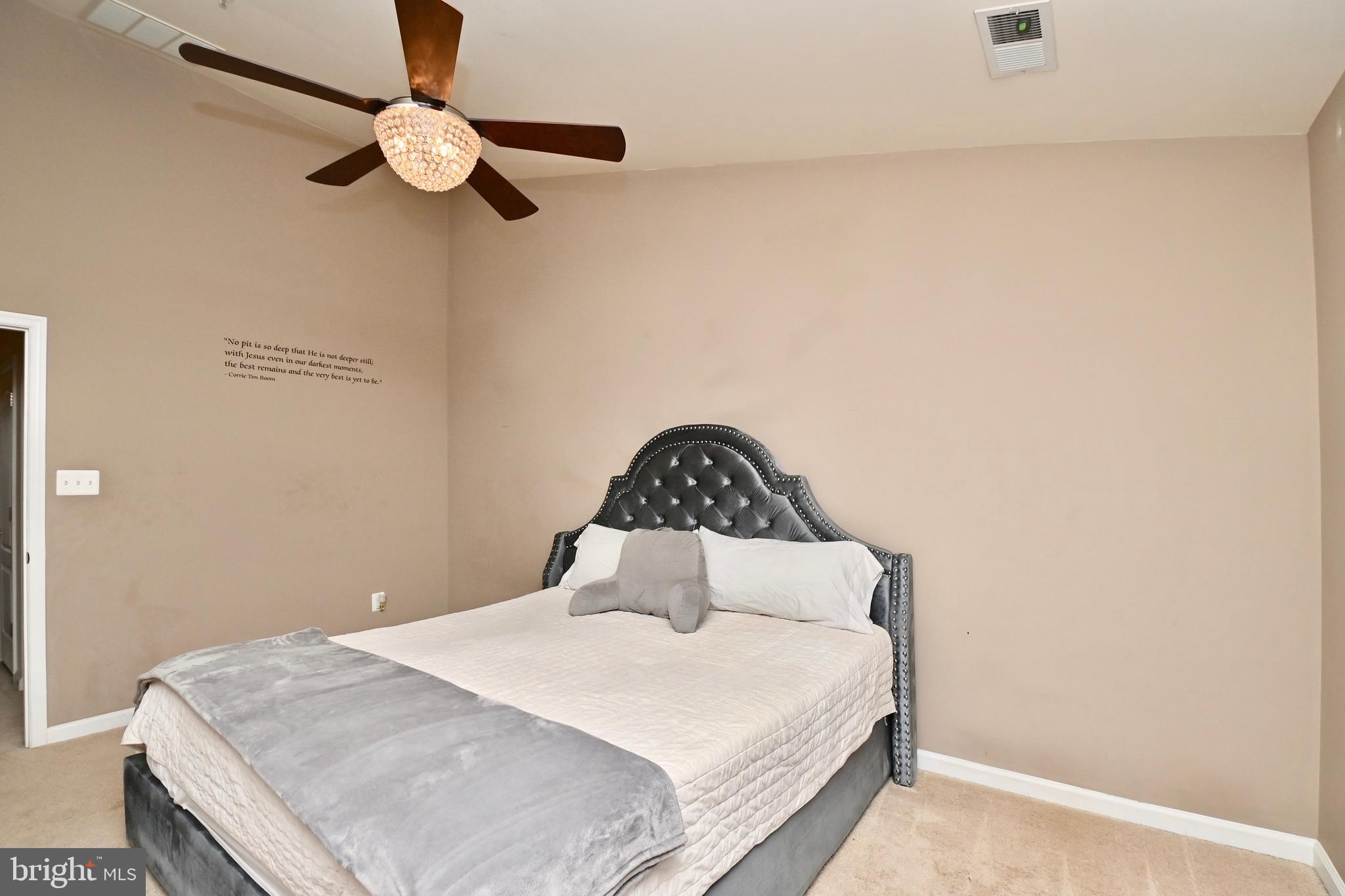 CHELSEA MANOR - Residential