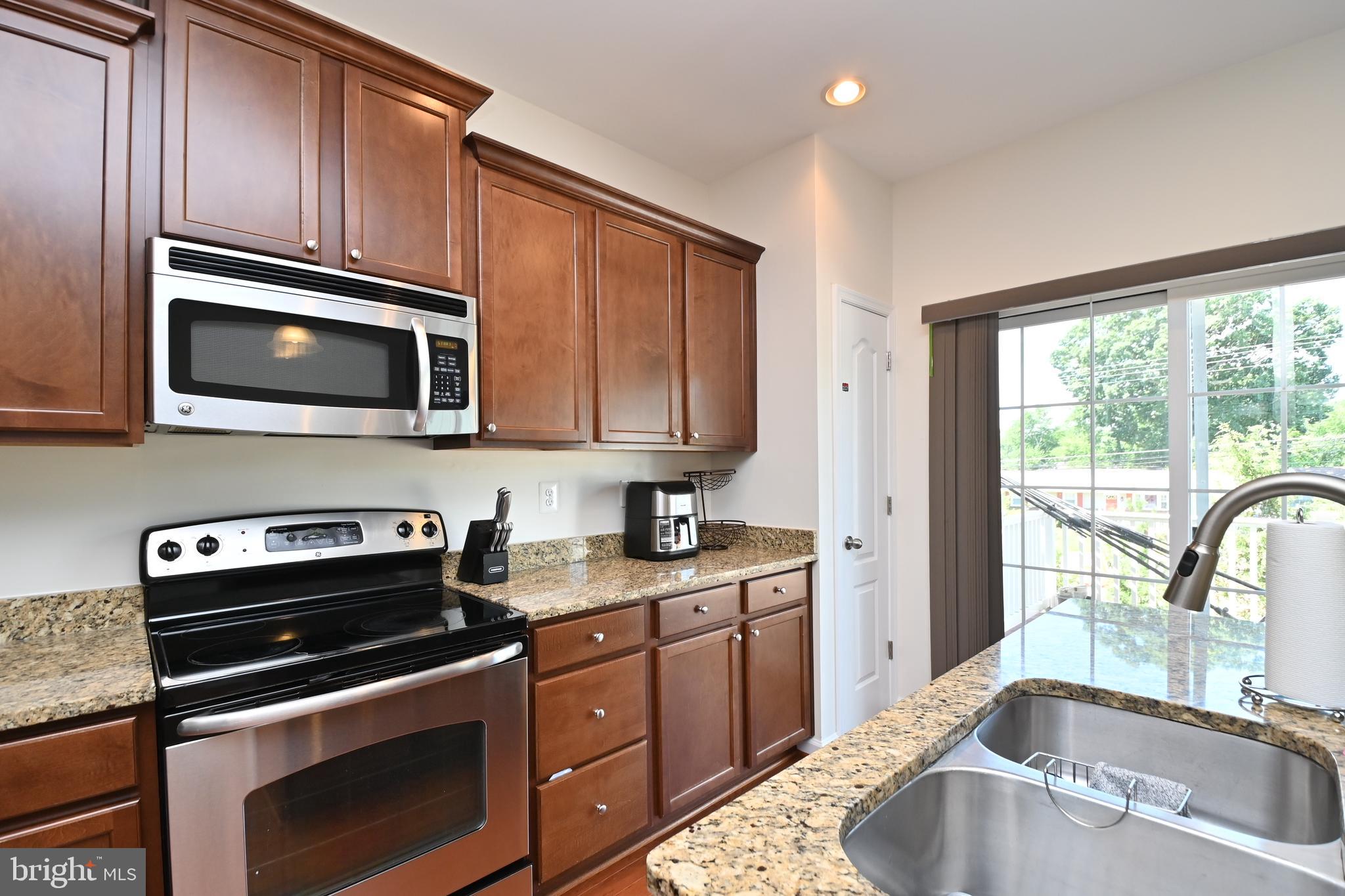 CHELSEA MANOR - Residential