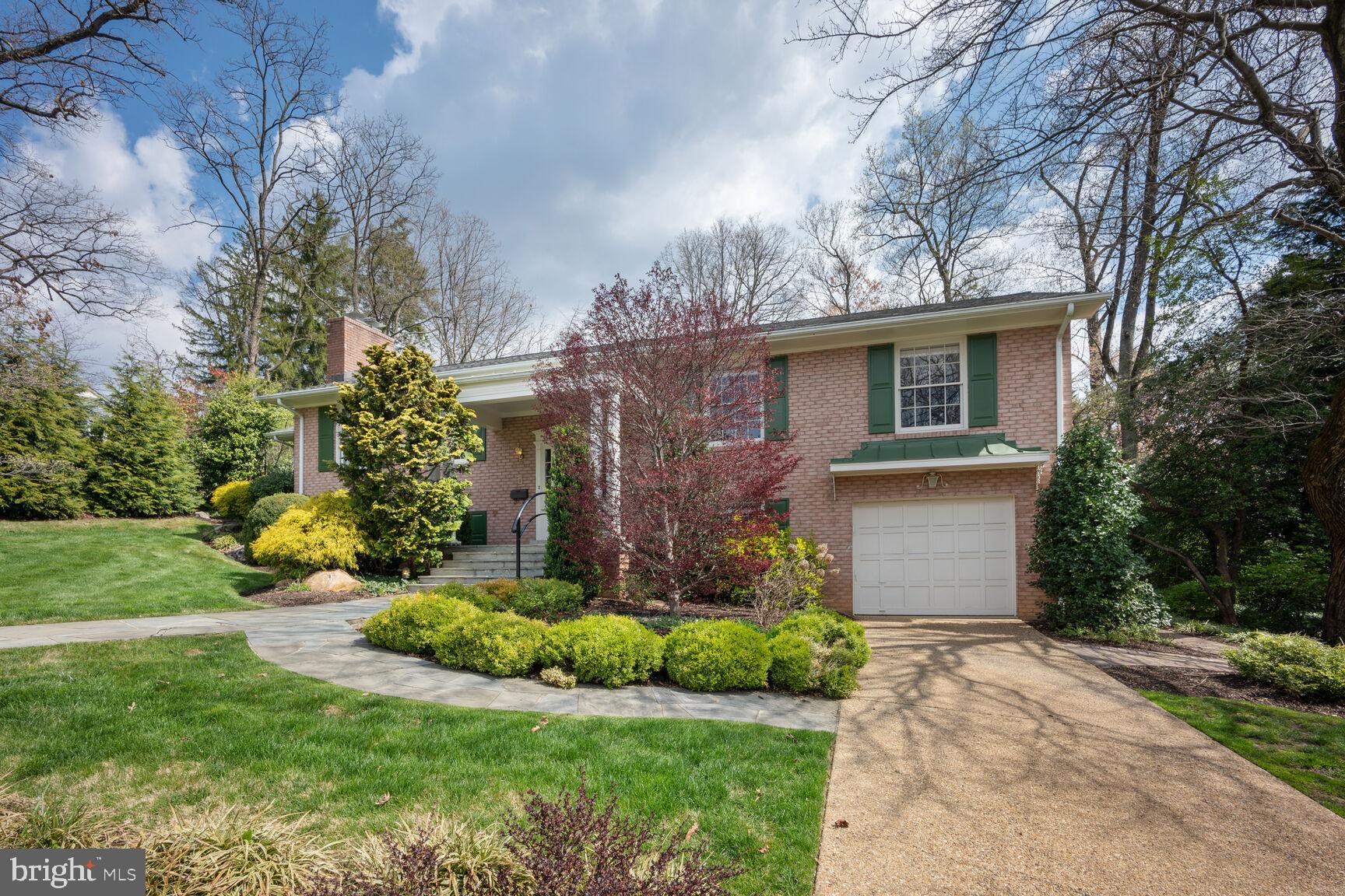 SHIRLEY WOODS - Residential