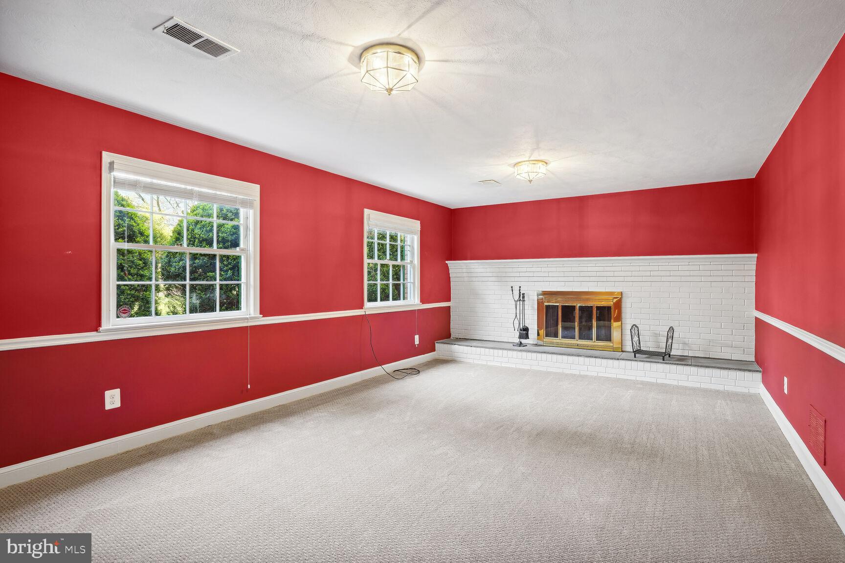 SHIRLEY WOODS - Residential