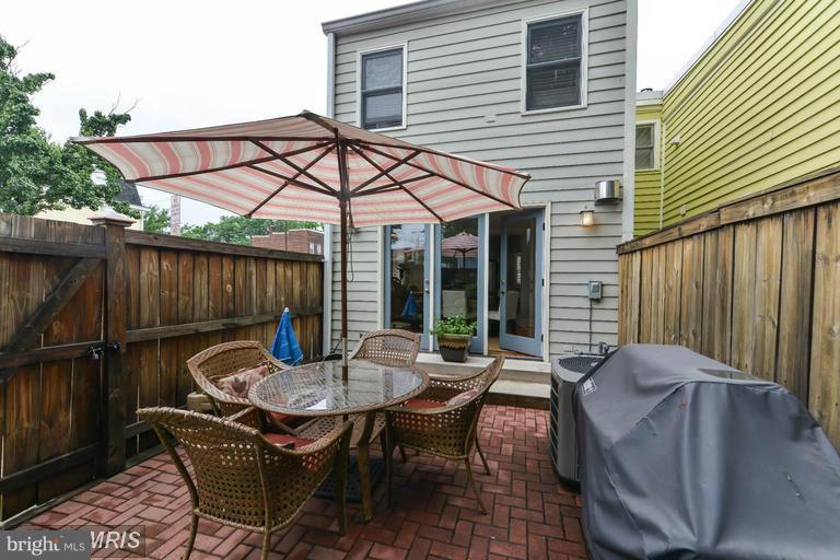 PARKER GRAY - Residential Lease