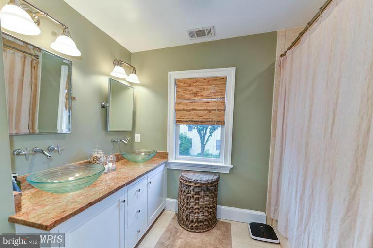 PARKER GRAY - Residential Lease