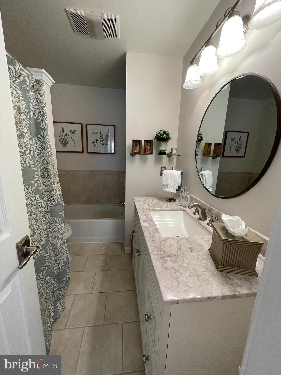 HUNTERS RUN - Residential