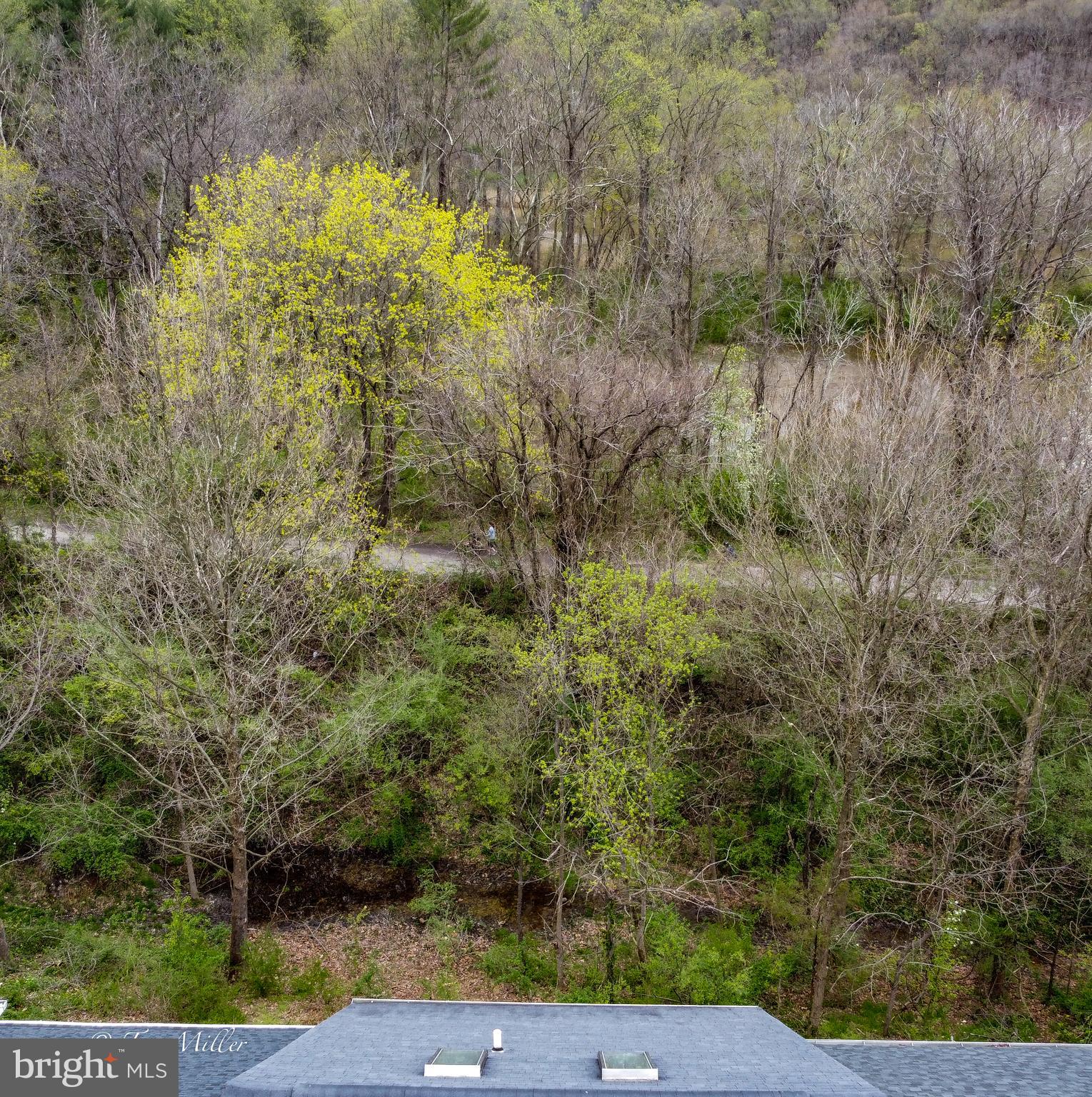 HUNTERS RUN - Residential