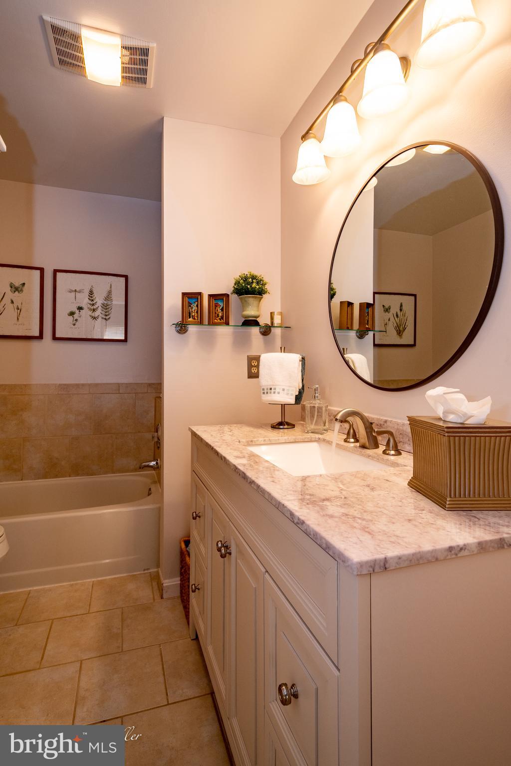 HUNTERS RUN - Residential