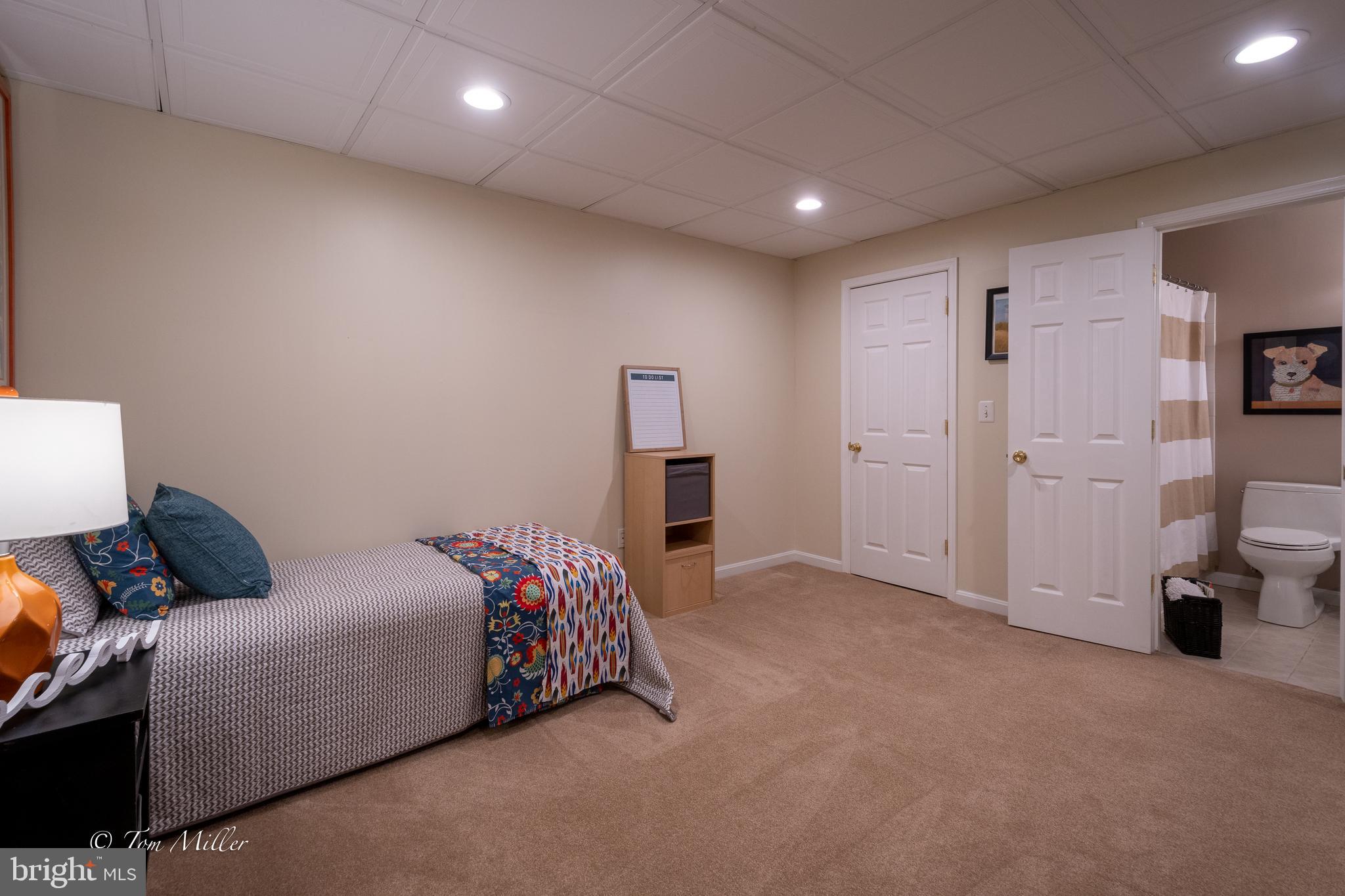 HUNTERS RUN - Residential