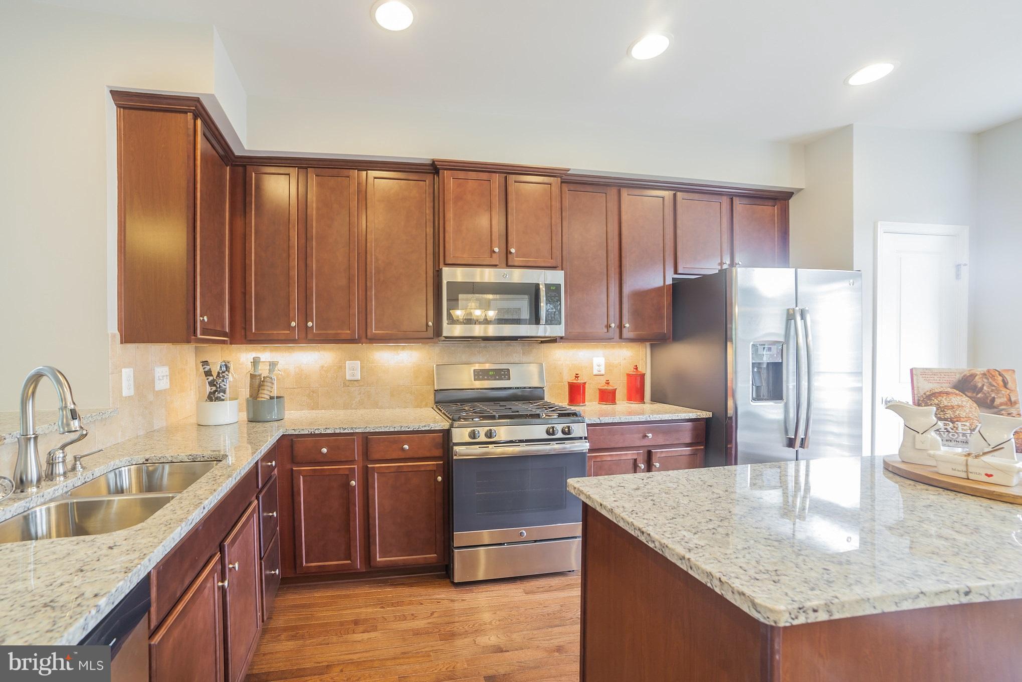 CREEKSIDE VILLAGE - Residential