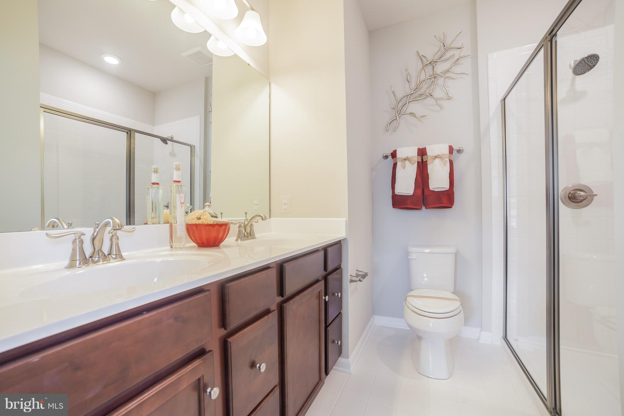 CREEKSIDE VILLAGE - Residential