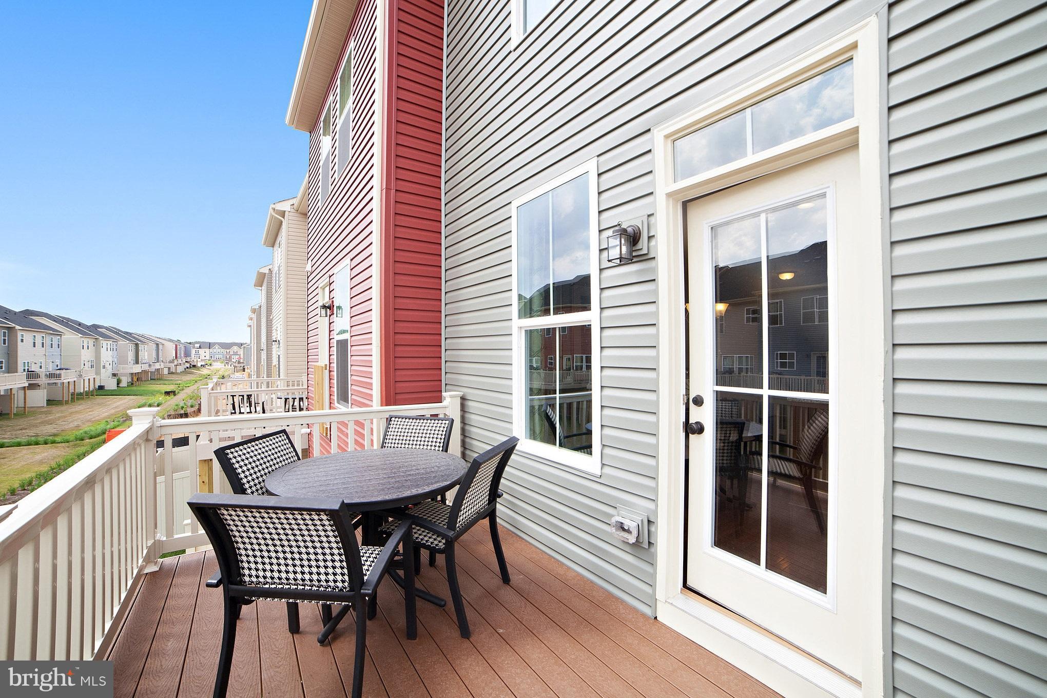 CREEKSIDE VILLAGE - Residential