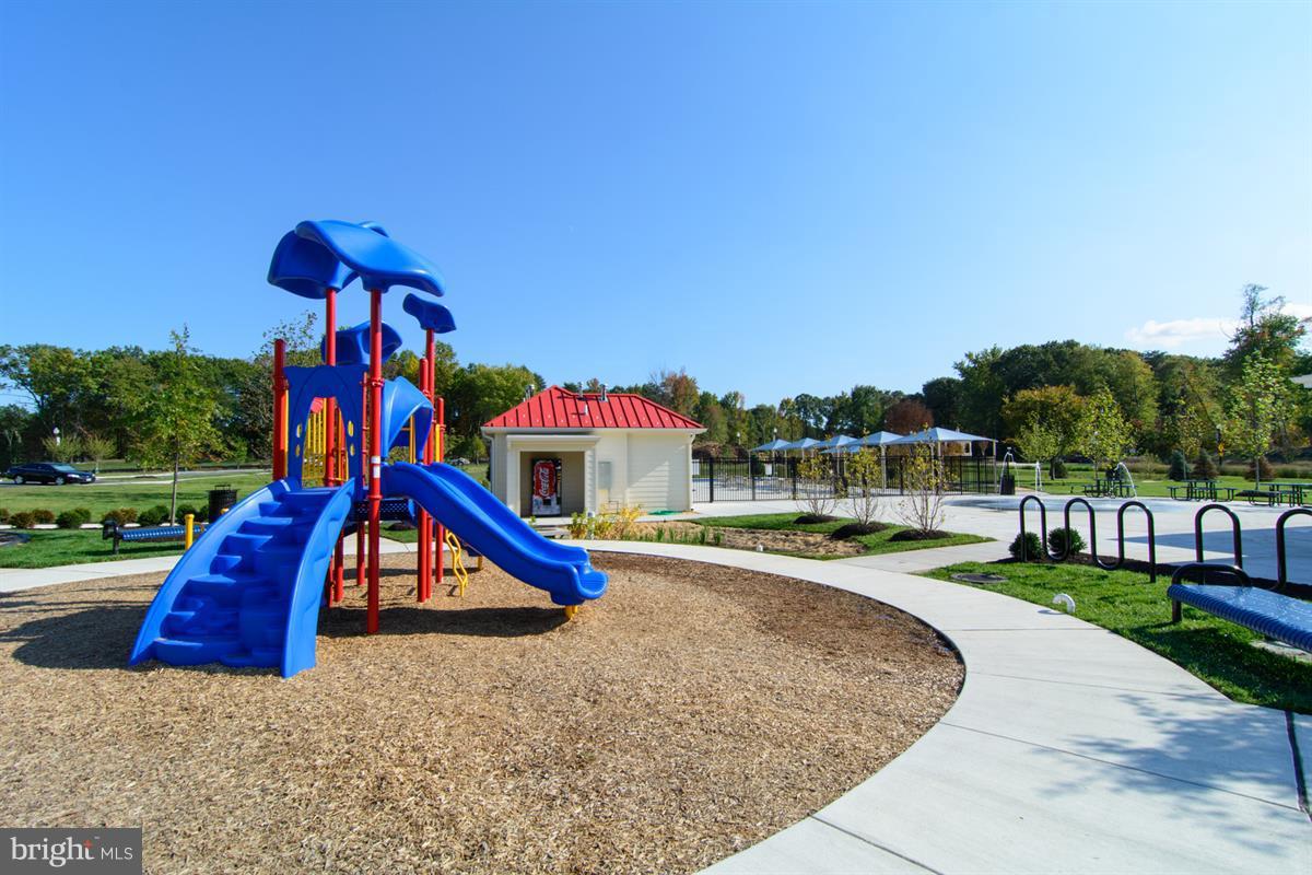 CREEKSIDE VILLAGE - Residential