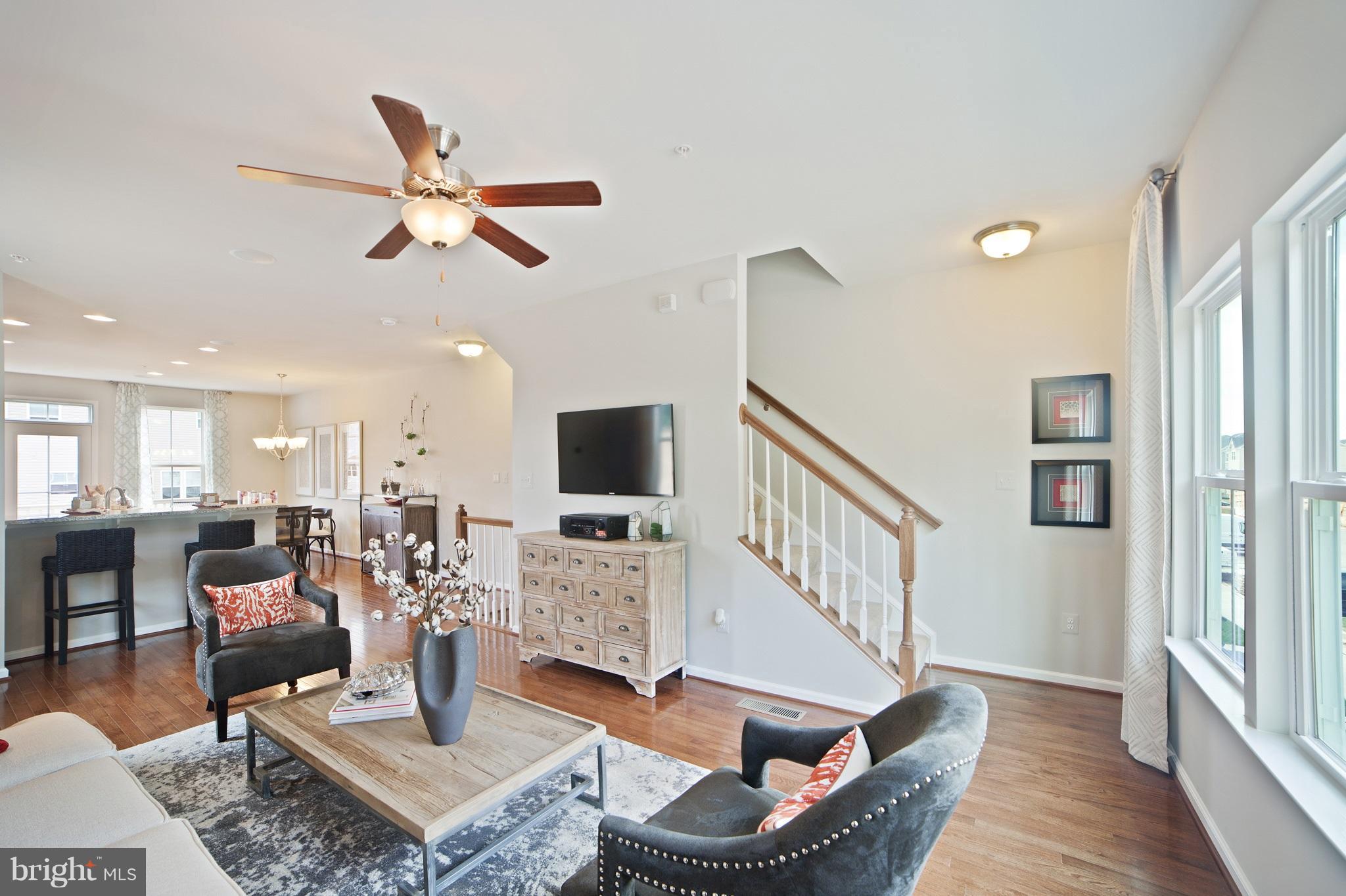 CREEKSIDE VILLAGE - Residential